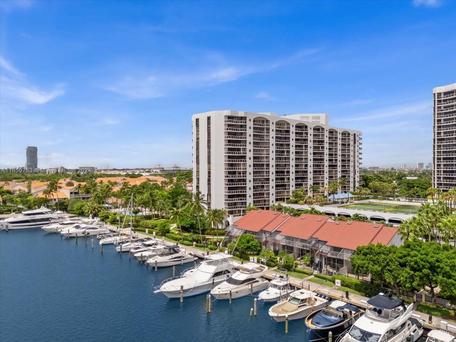 Property Photo:  3610 Yacht Club Dr 711  FL 33180 