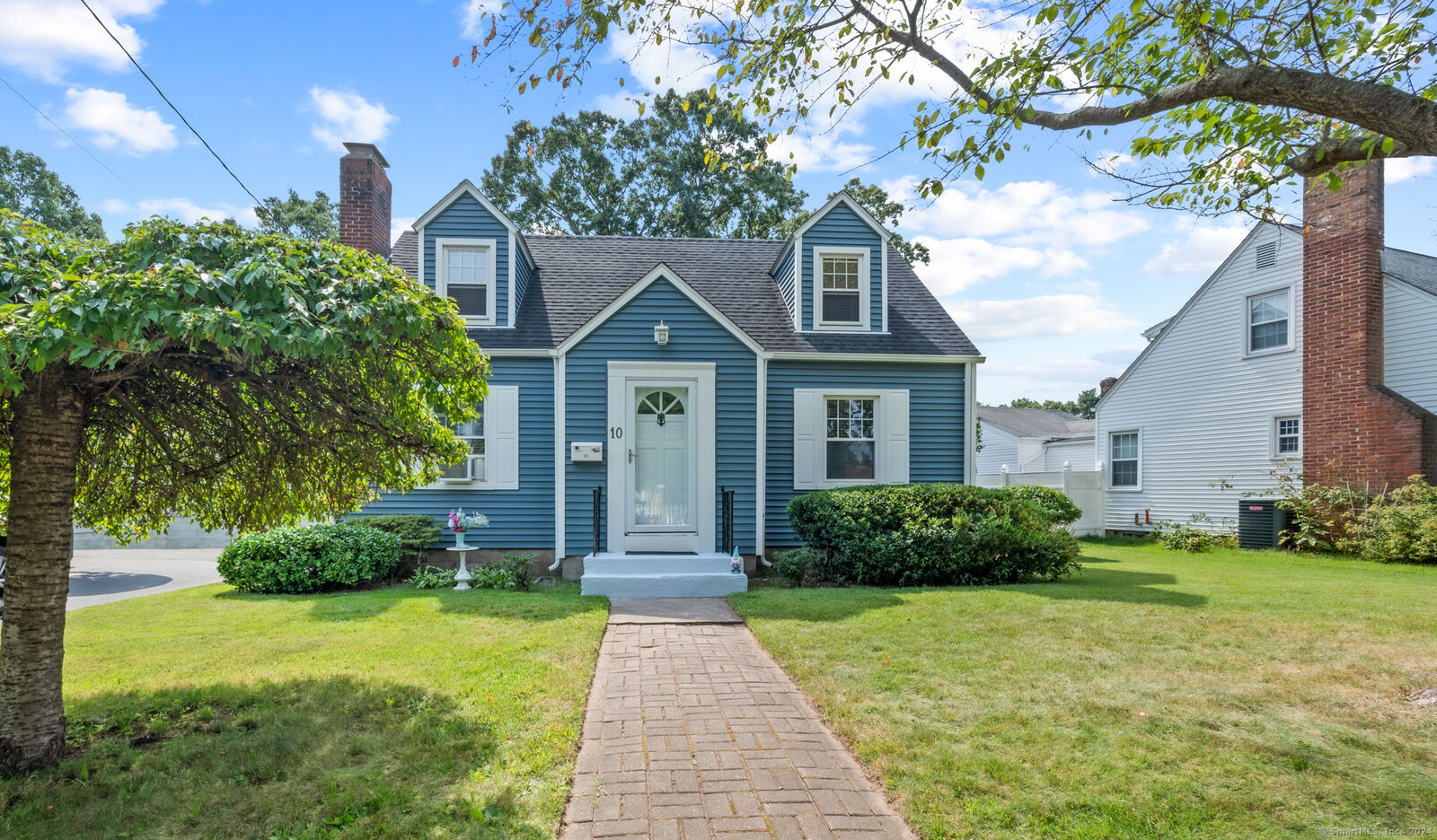 Property Photo: 10 Frederick Road CT 06042
