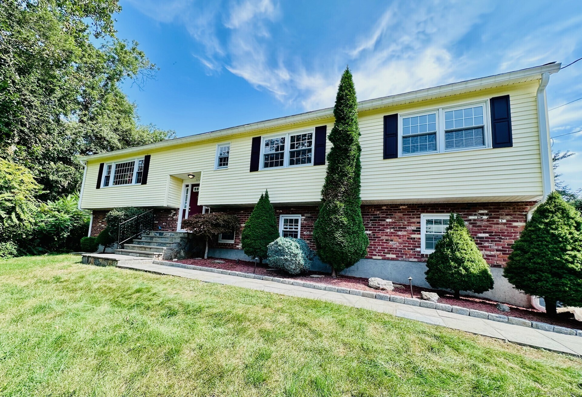 Property Photo:  721 North Greenbrier Drive  CT 06477 