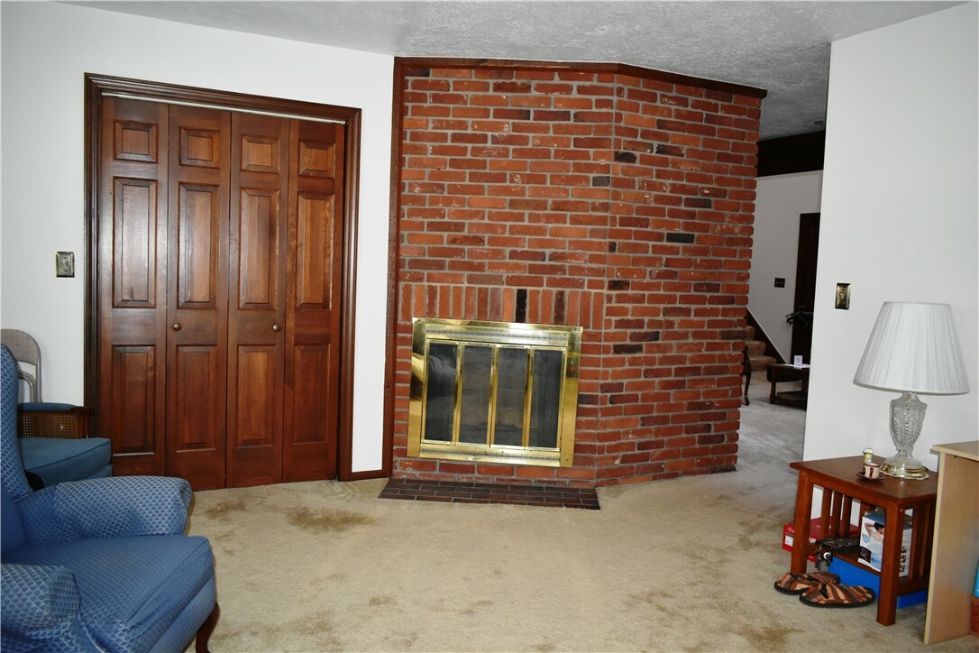 Property Photo:  306 Bridlewood Dr  PA 15601 