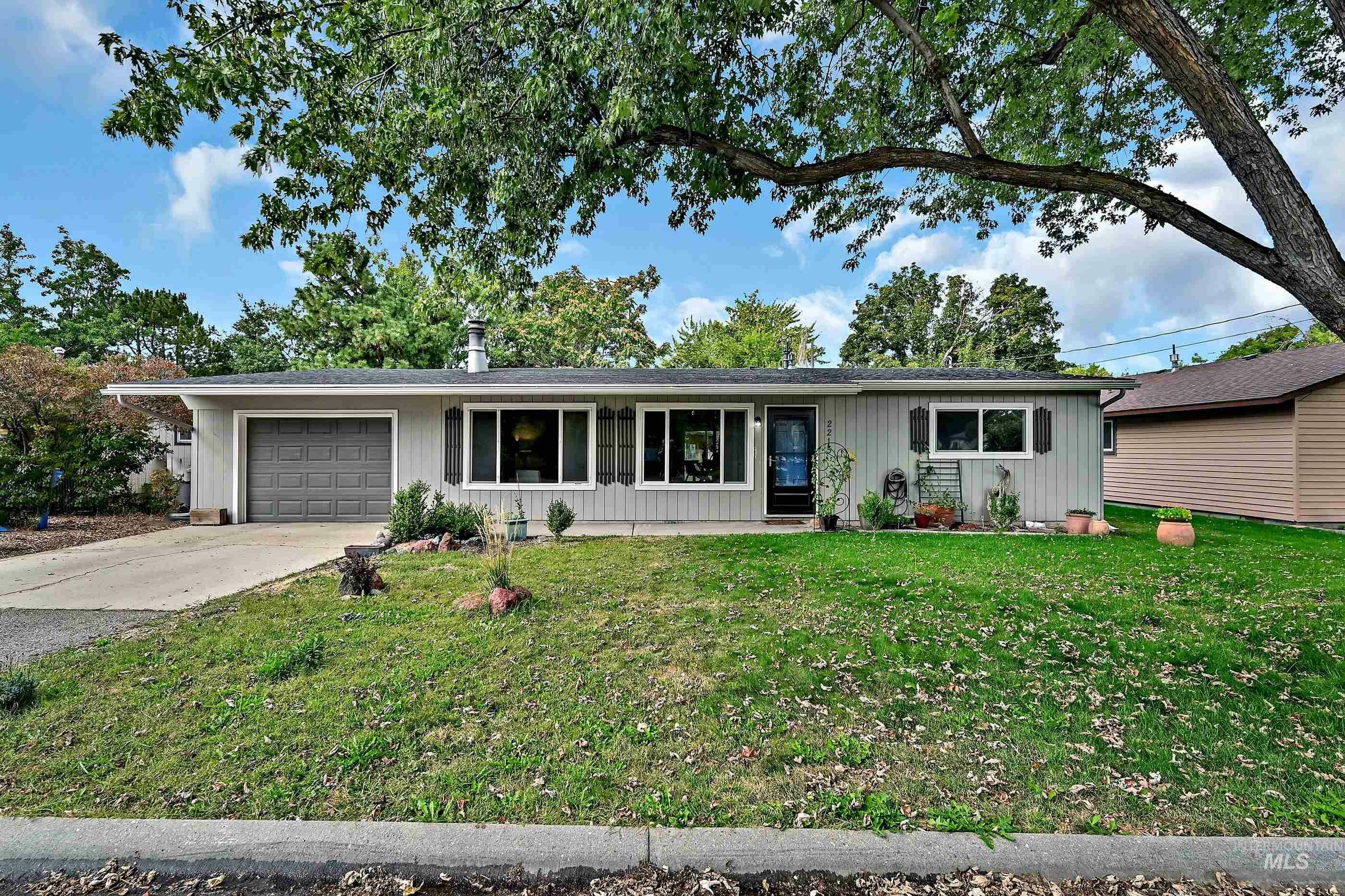 Property Photo:  2215 S Illinois Ave  ID 83706-4643 