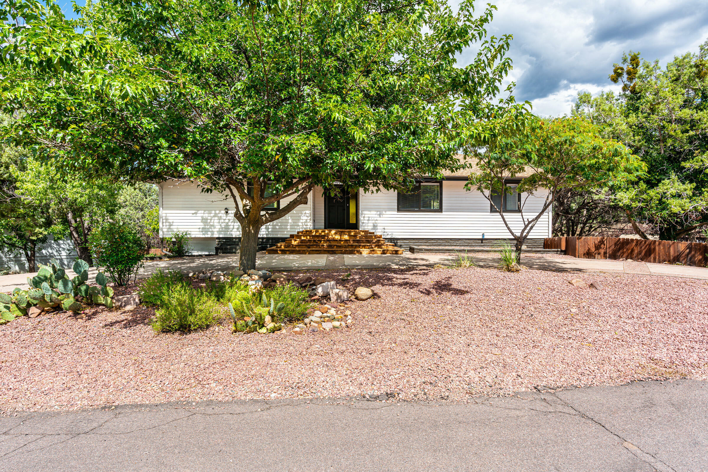 Property Photo: 1205 N Sunshine Lane AZ 85541