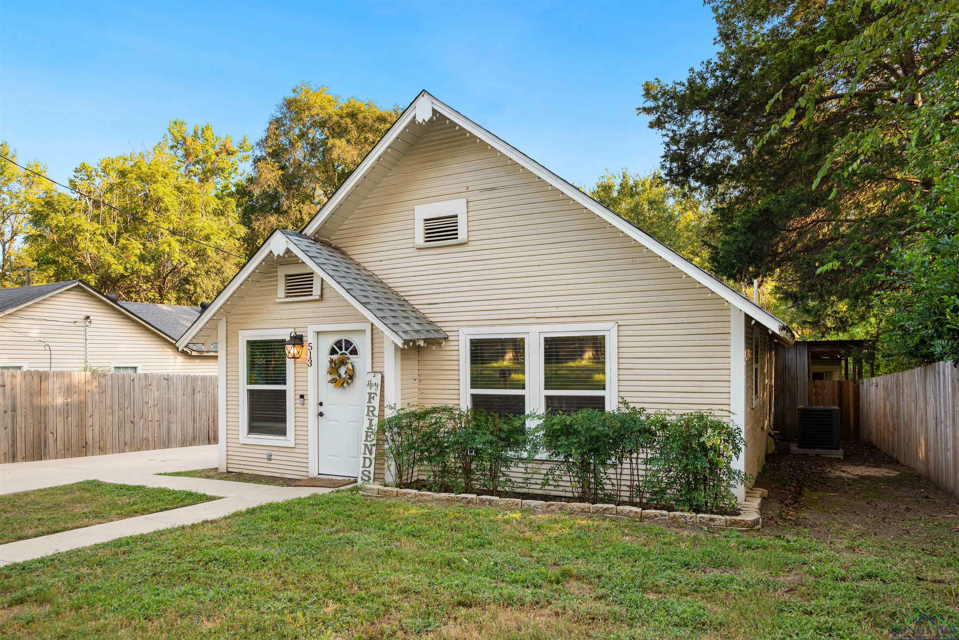 Property Photo:  513 Clark St  TX 75644 