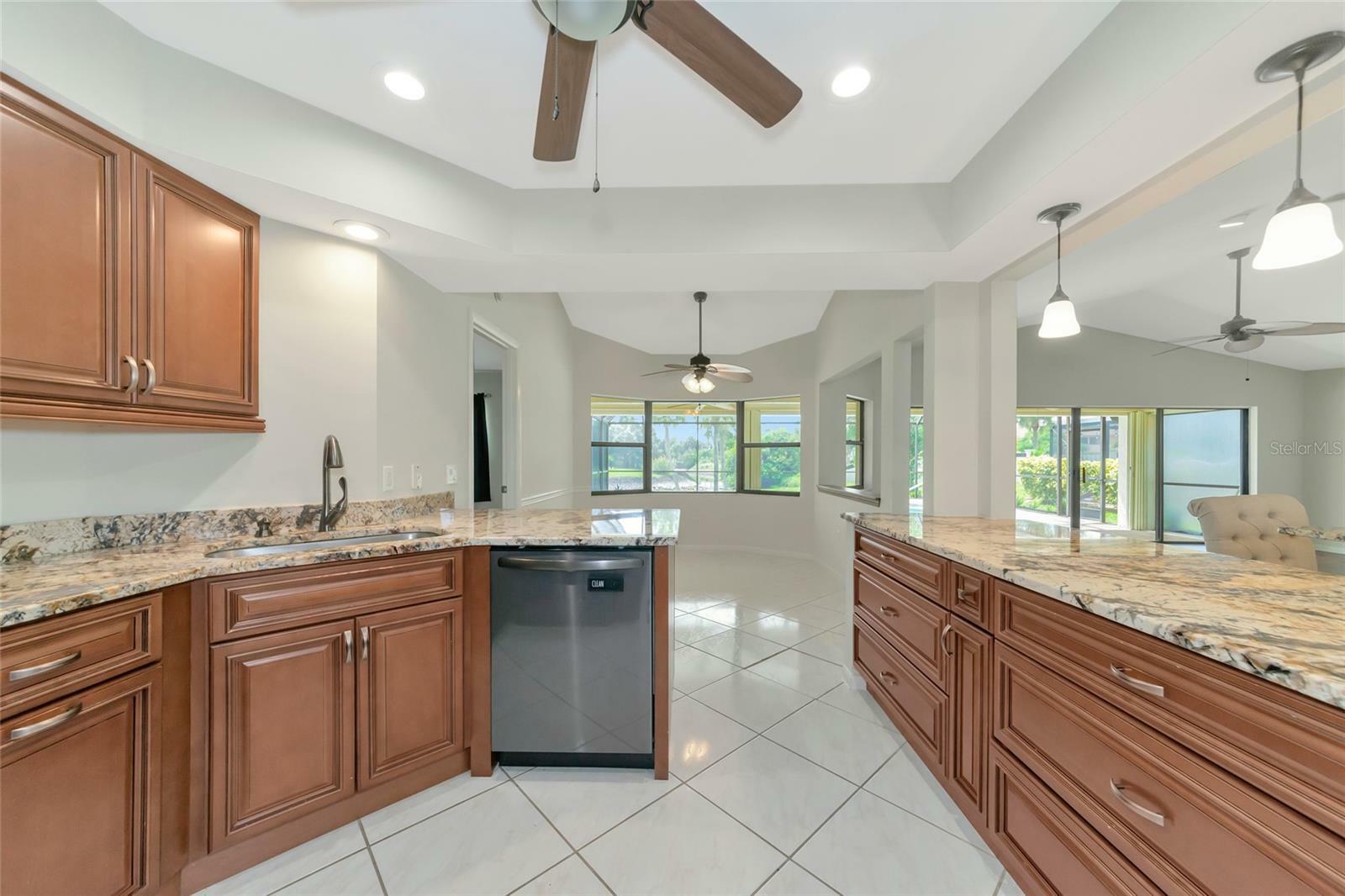 Property Photo:  1929 Tradewinds Circle  FL 34293 