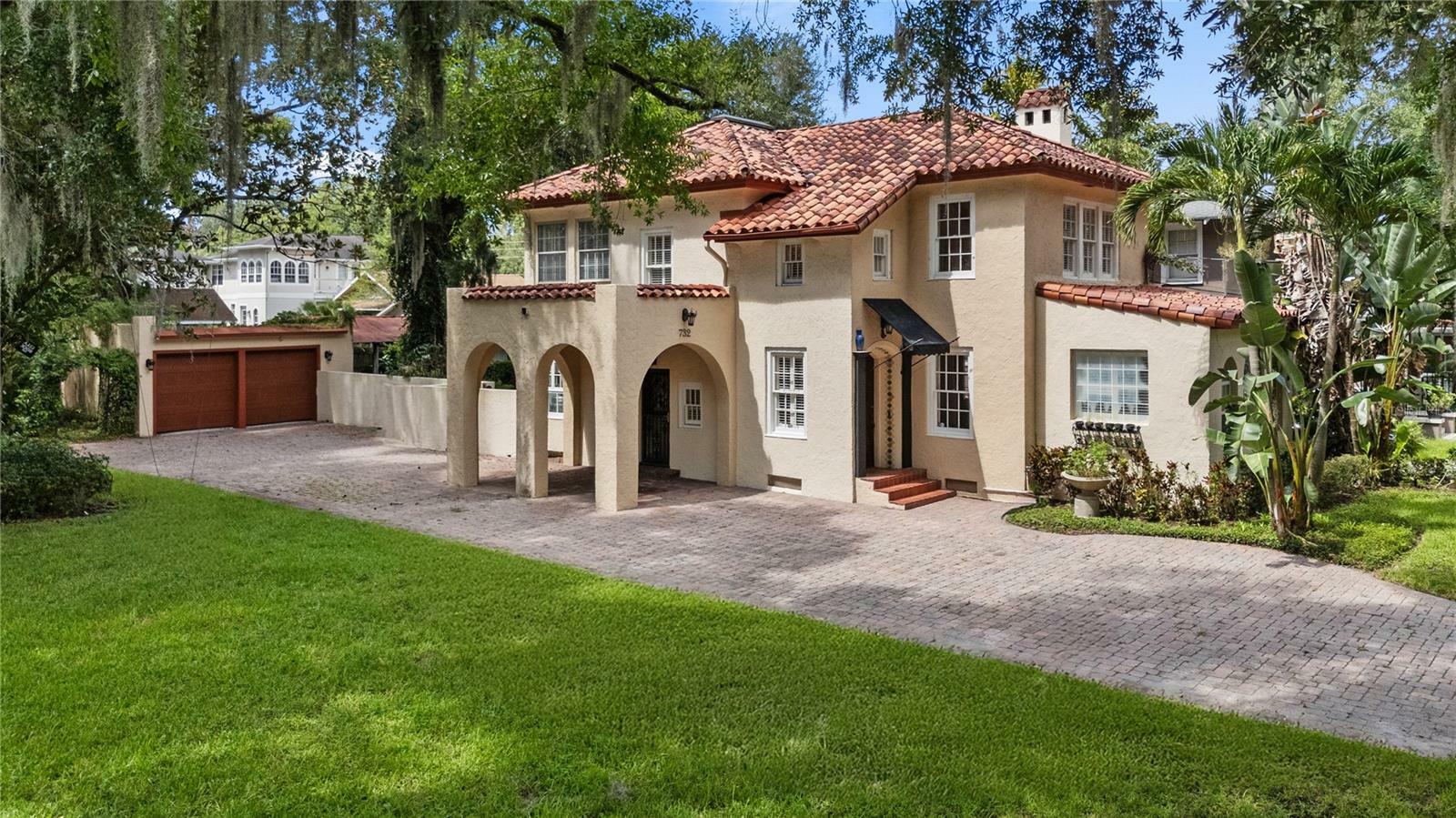 Property Photo:  732 Edgewater Drive  FL 32804 