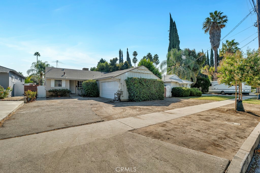 Property Photo:  7048 McLennan Avenue  CA 91406 