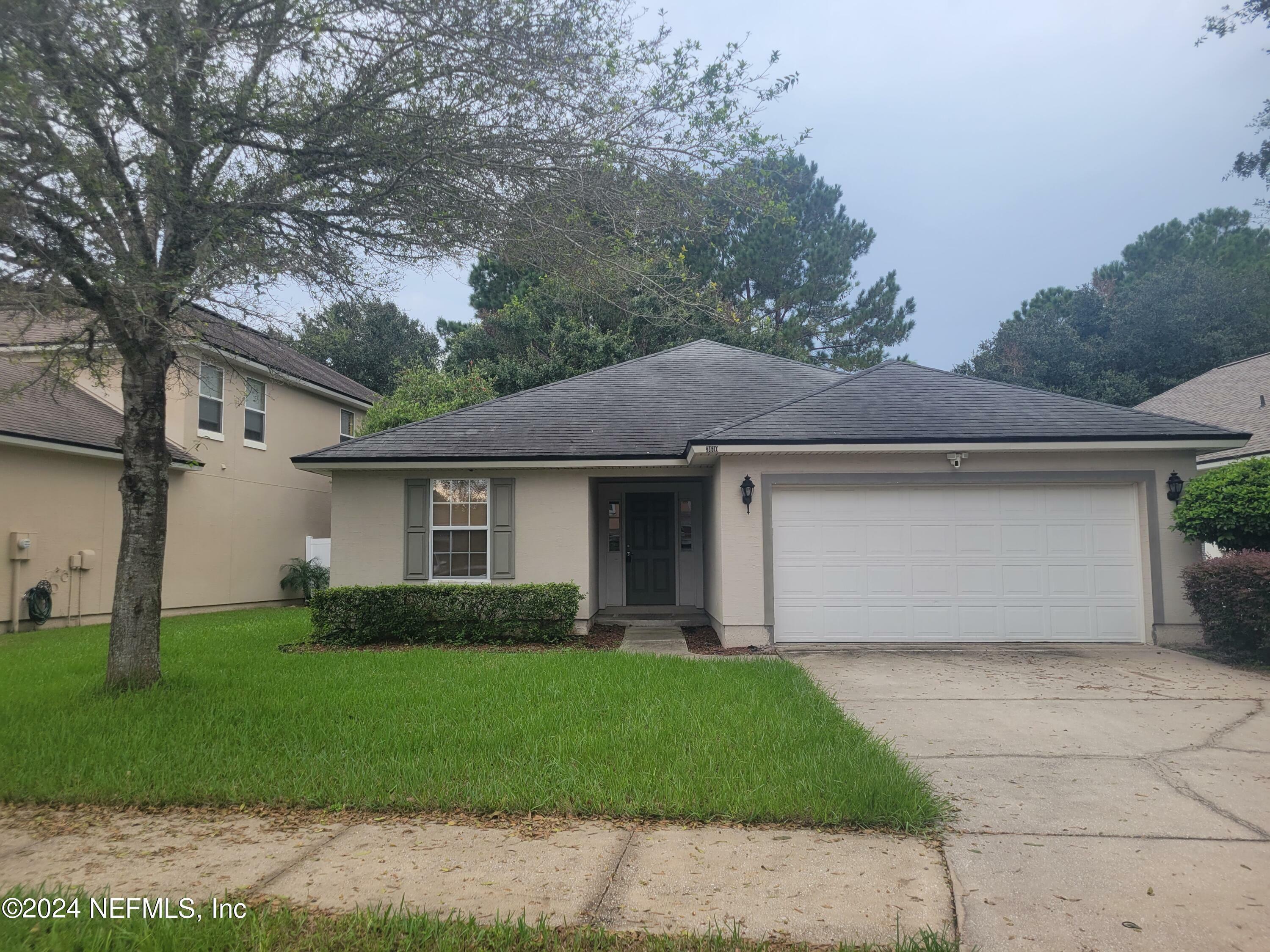 Property Photo:  3610 Old Village Dr Drive  FL 32065 