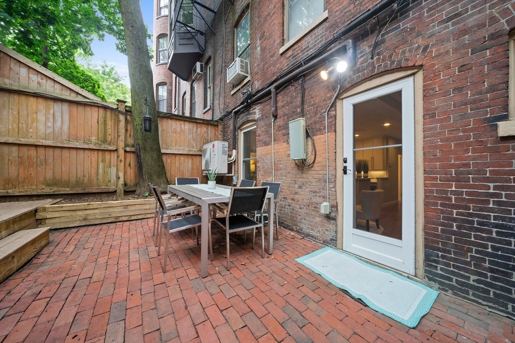 Property Photo:  122 Chandler Street 1  MA 02116 