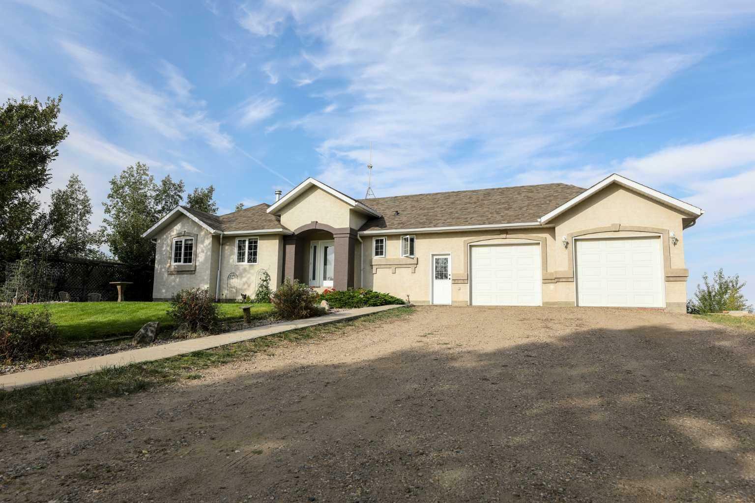 Property Photo:  103038 Rge Rd 165  AB T1G 2C6 