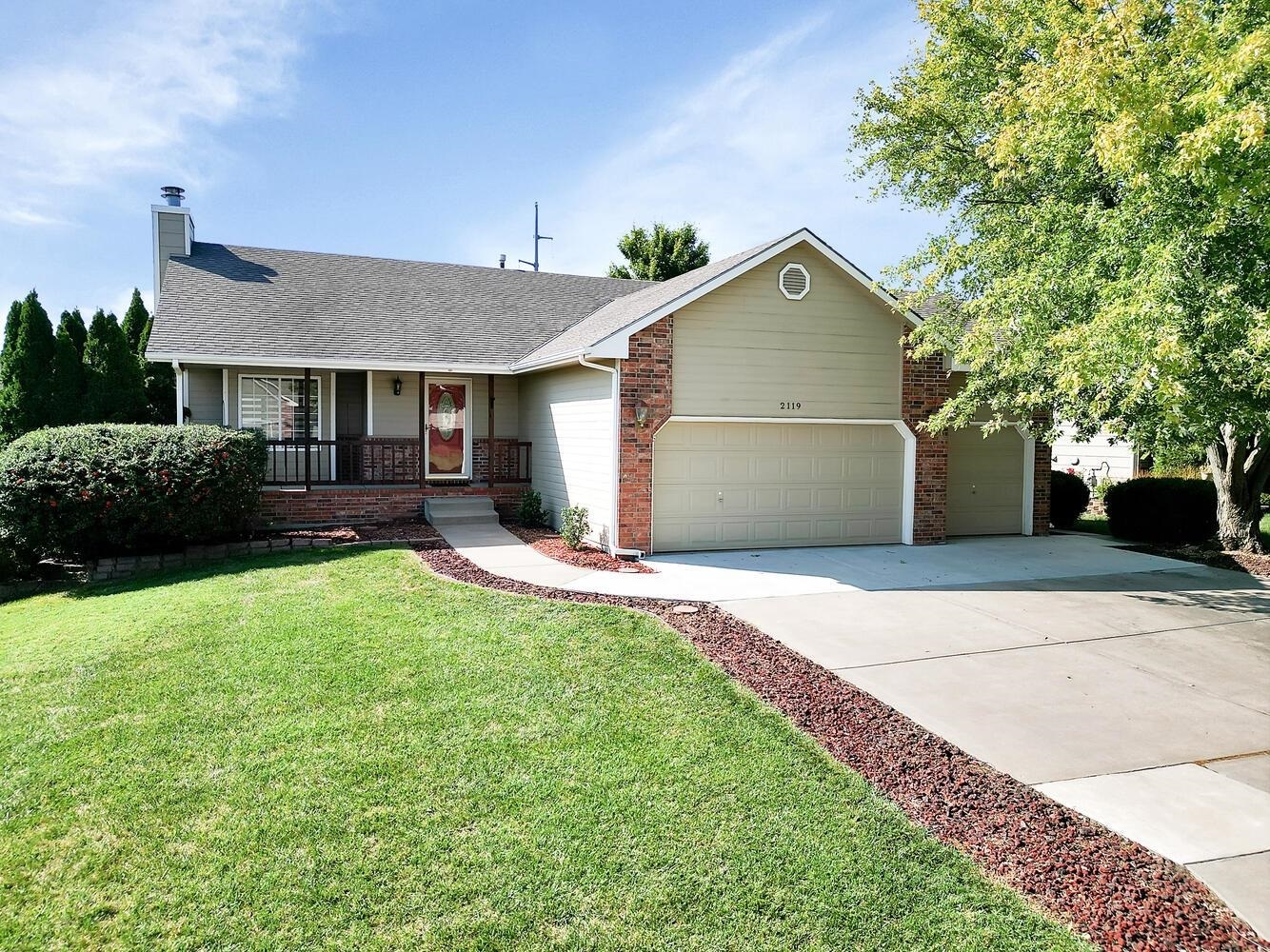 Property Photo:  2119 E Myrtlewood Circle  KS 67037 