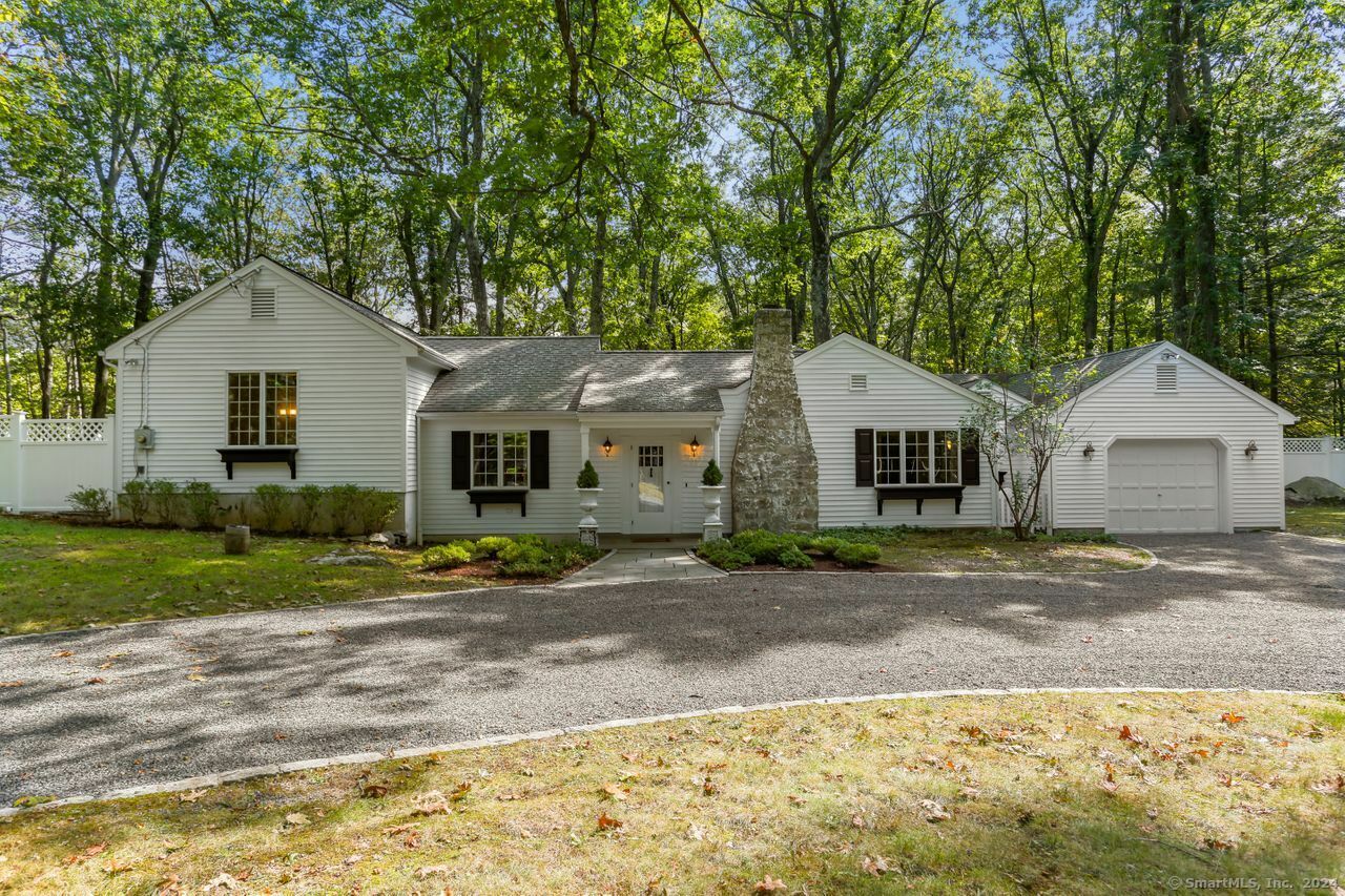 Property Photo:  139 Vista Road  CT 06897 