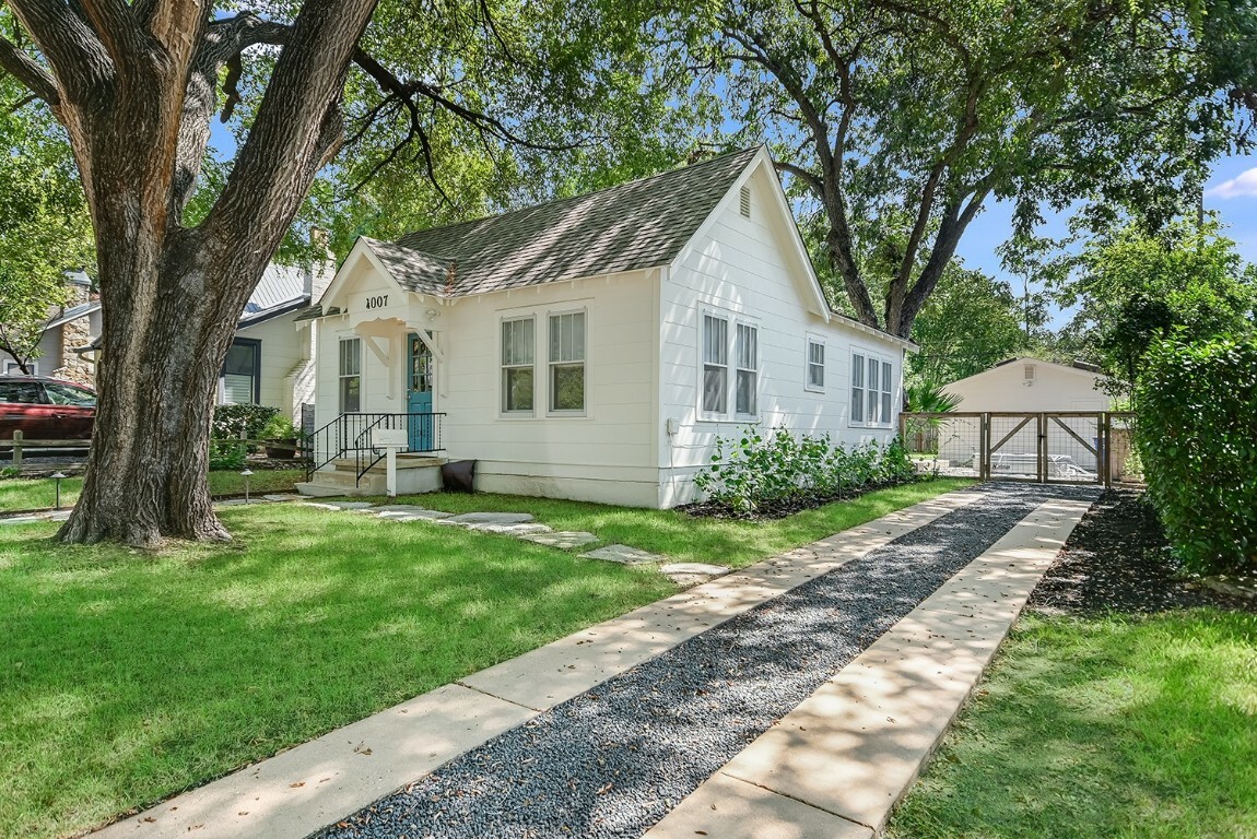 Property Photo:  4007 Rosedale Avenue  TX 78756 