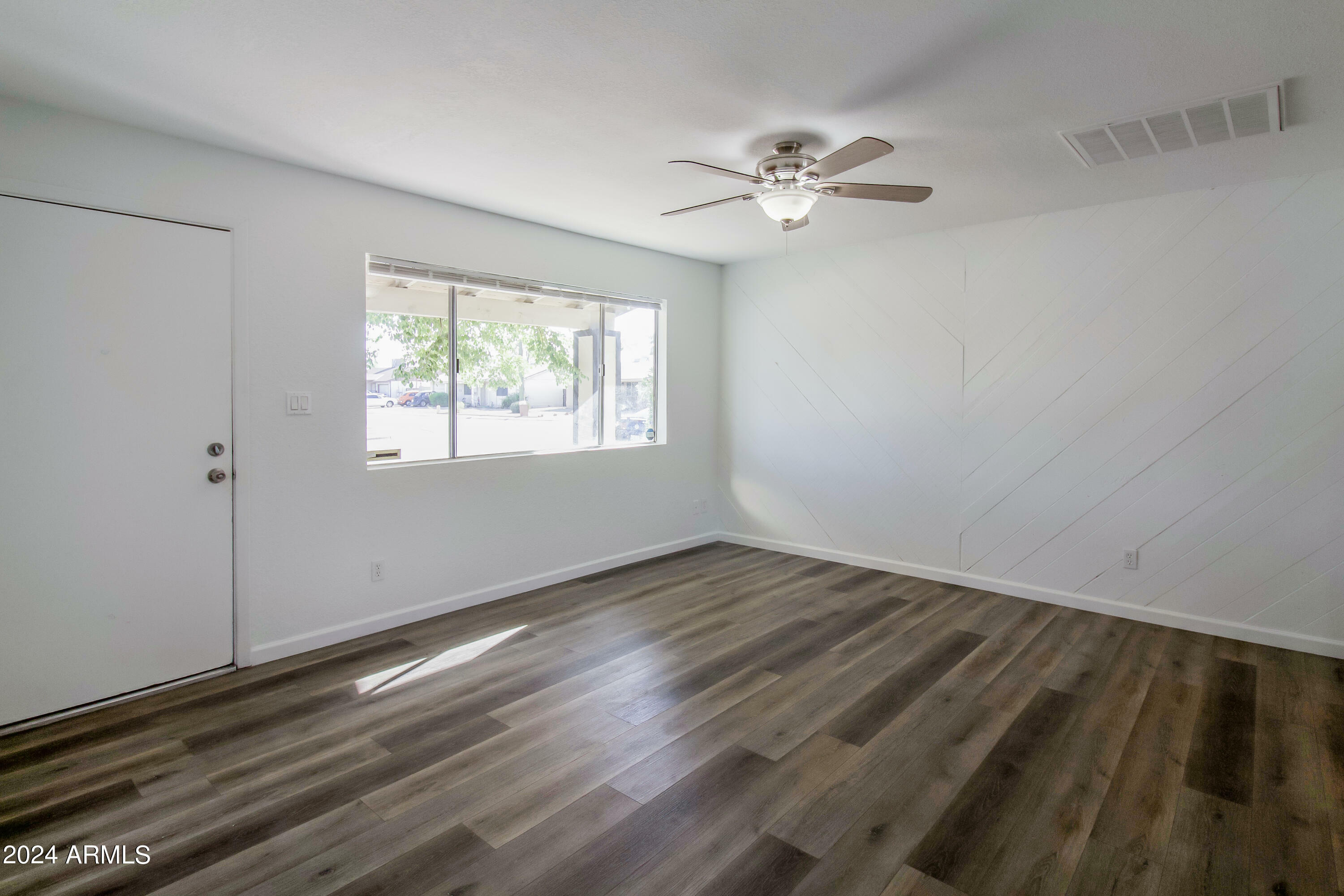 Property Photo:  3228 W Villa Theresa Drive  AZ 85053 