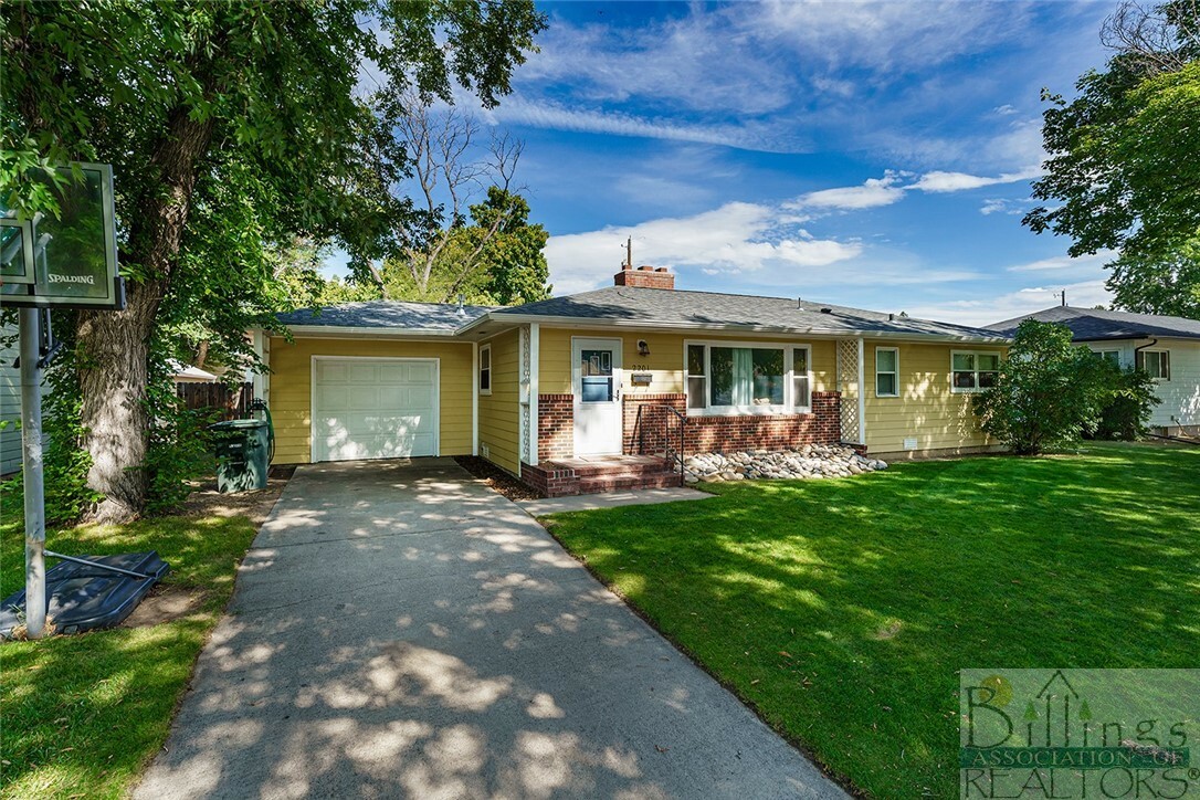 Property Photo:  2201 Hewitt Drive  MT 59102 