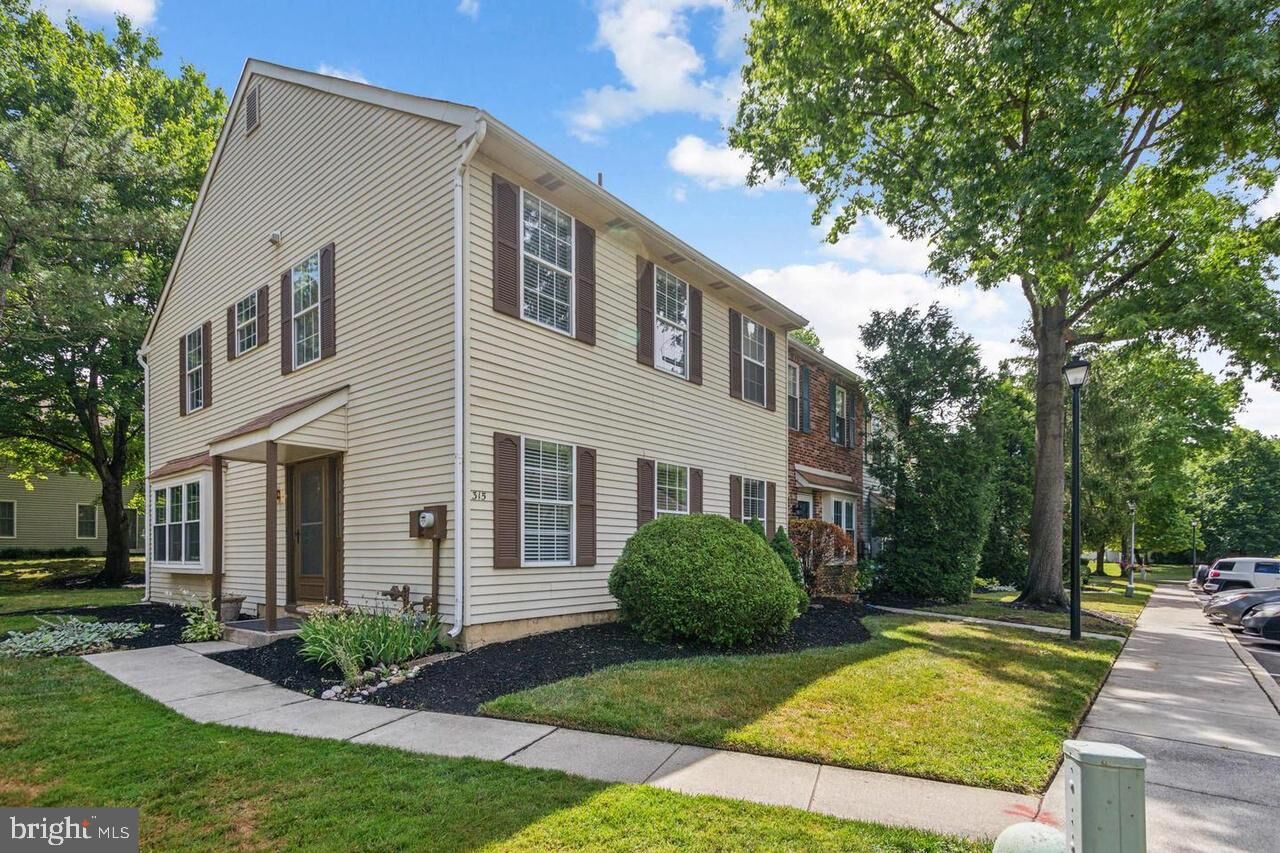 Property Photo:  315 Gwynedd Court  NJ 08054 