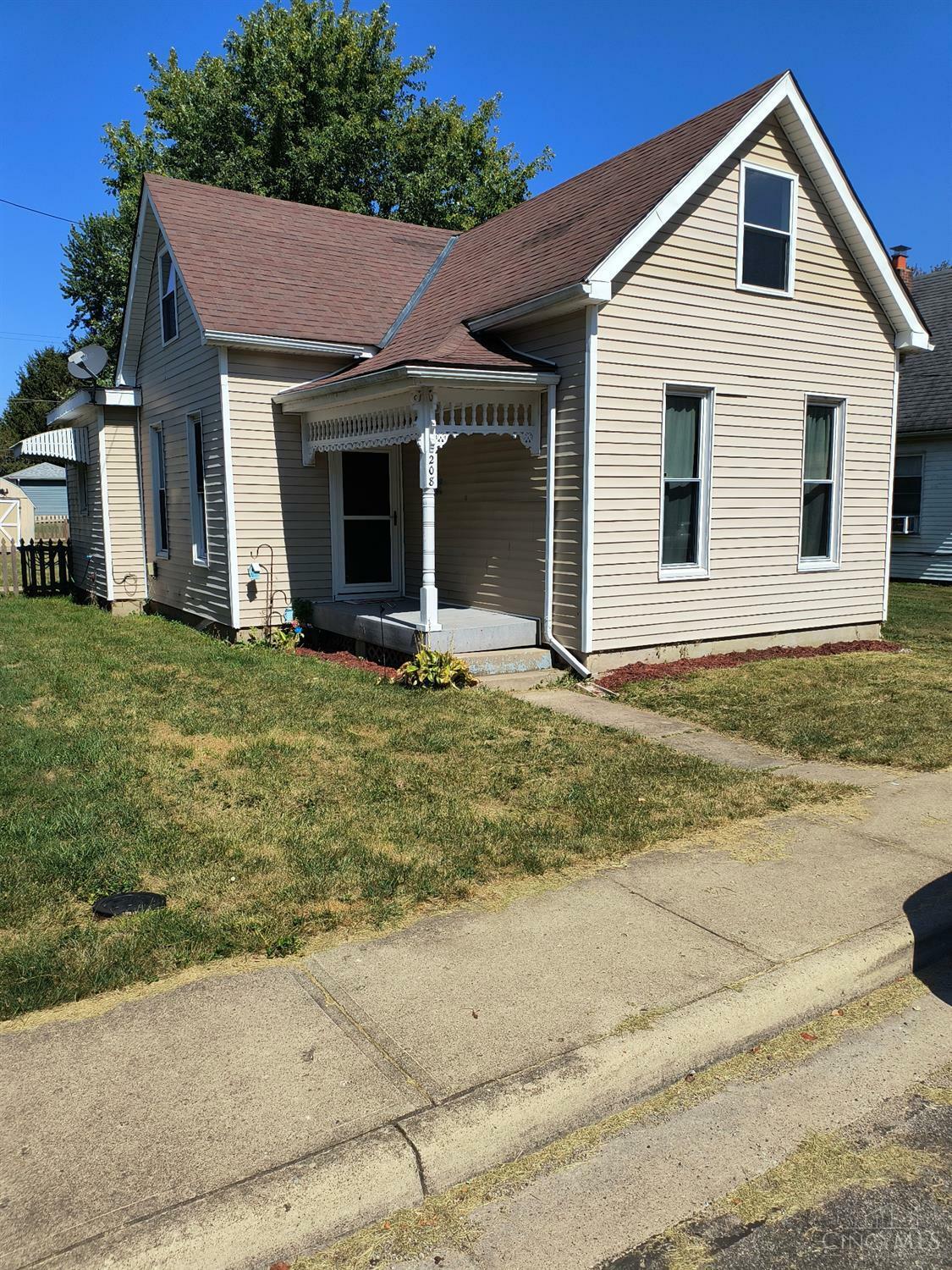 Property Photo:  208 County Line Street  OH 45003 