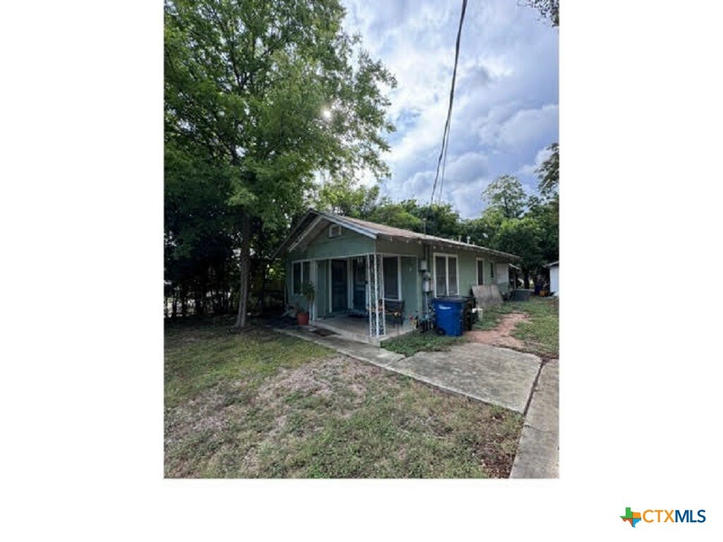 Property Photo:  1440 W Mill Street  TX 78130 