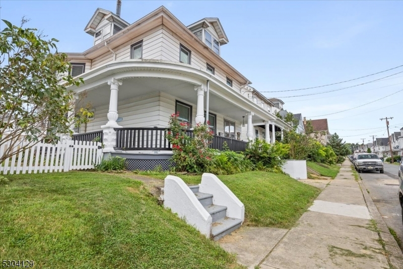 Property Photo:  162 Summit Avenue  NJ 08865 