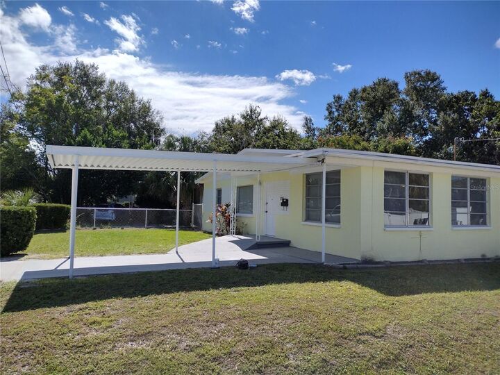 Property Photo: 216 N Beverly Avenue FL 33609