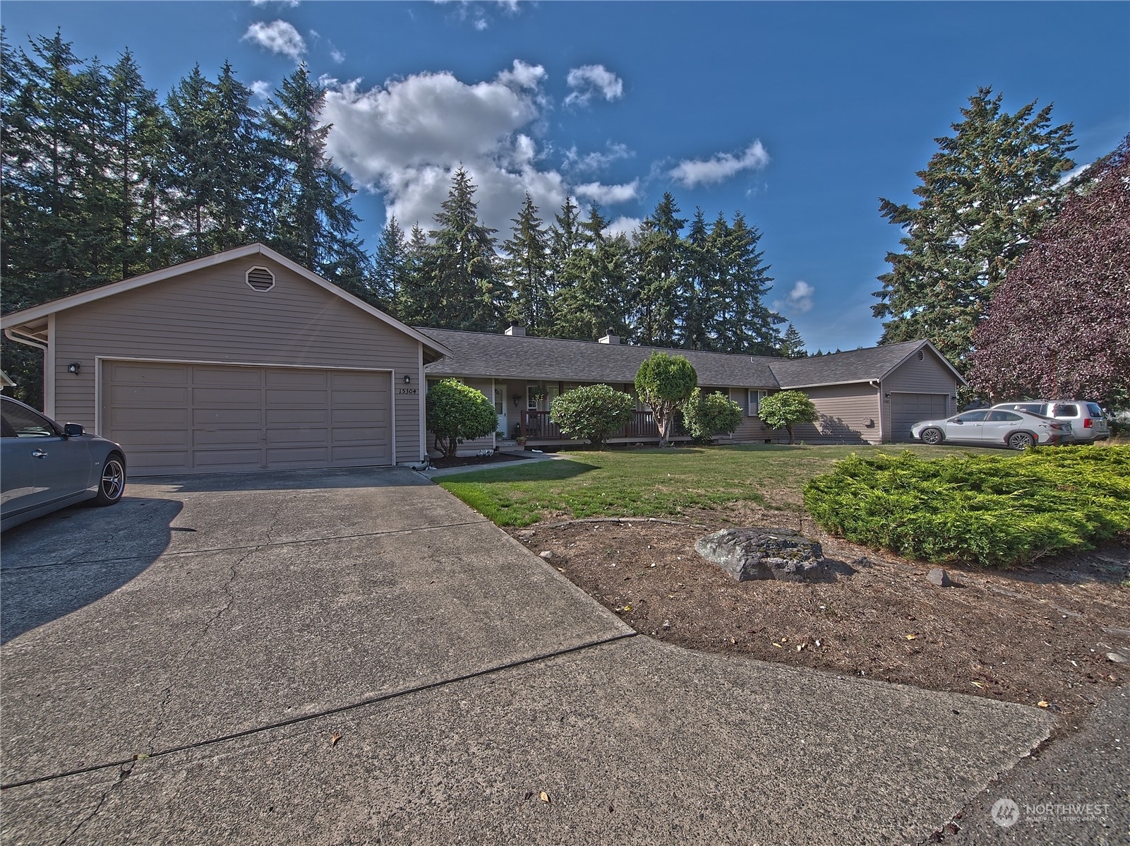 Property Photo:  15302 15304 9th Avenue E  WA 98445 