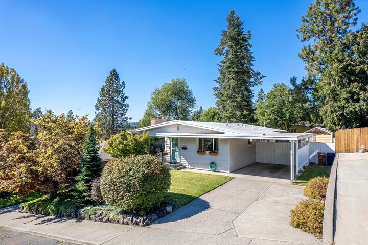 3520 W Crown Pl  Spokane WA 99205 photo
