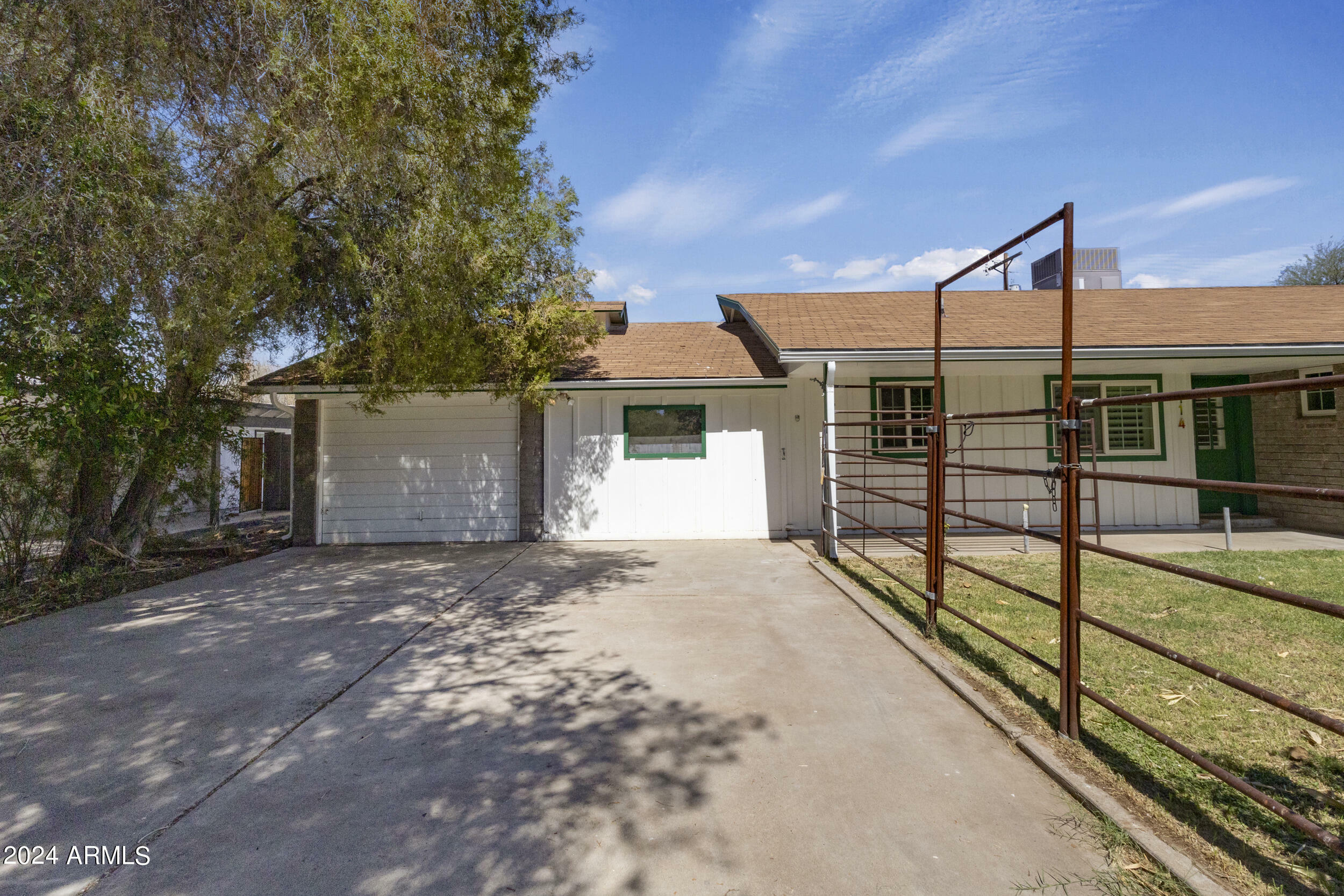 Property Photo:  114 W Hu Esta Drive  AZ 85282 