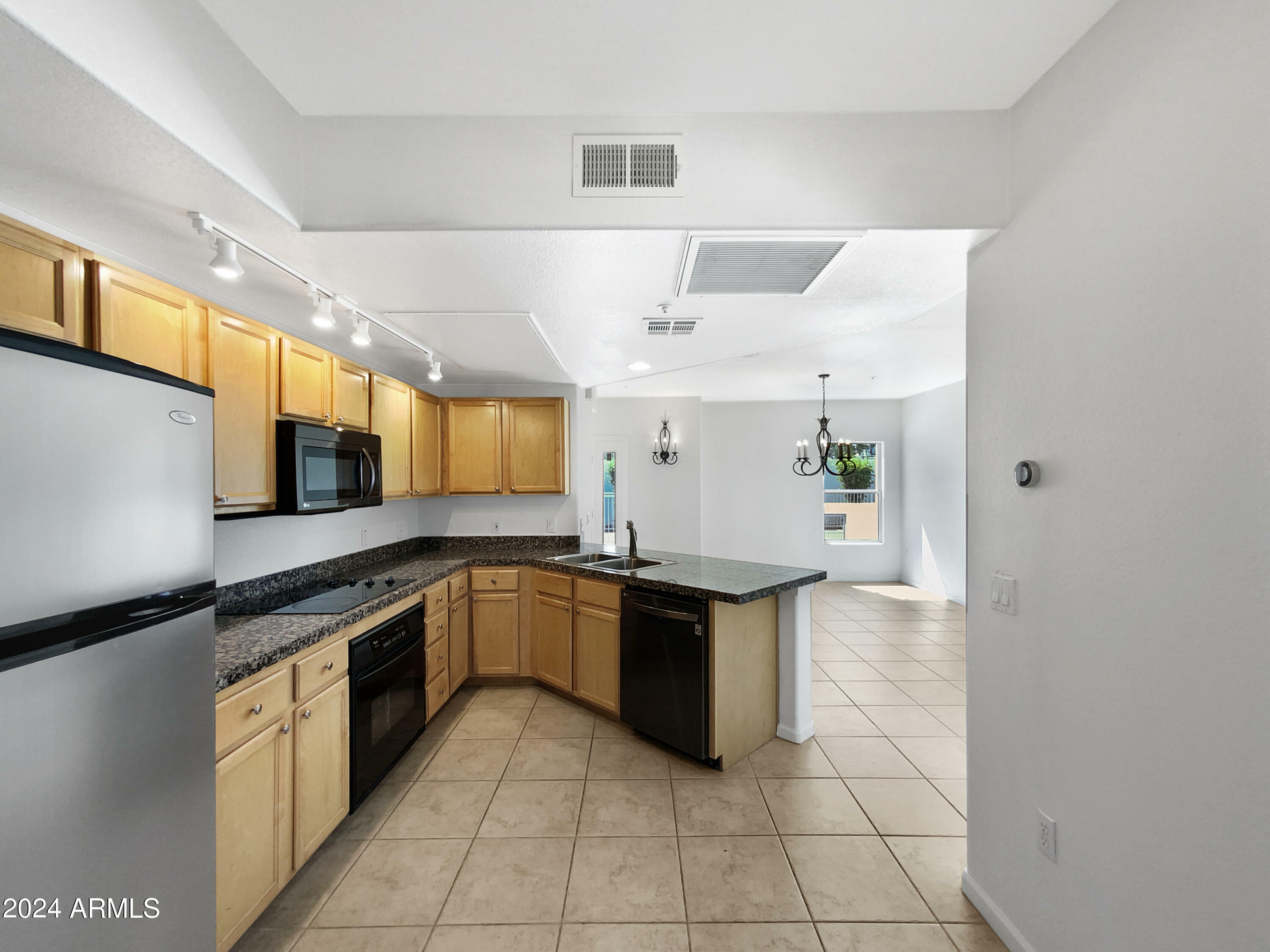 Property Photo:  1081 W 1st Street 7  AZ 85281 