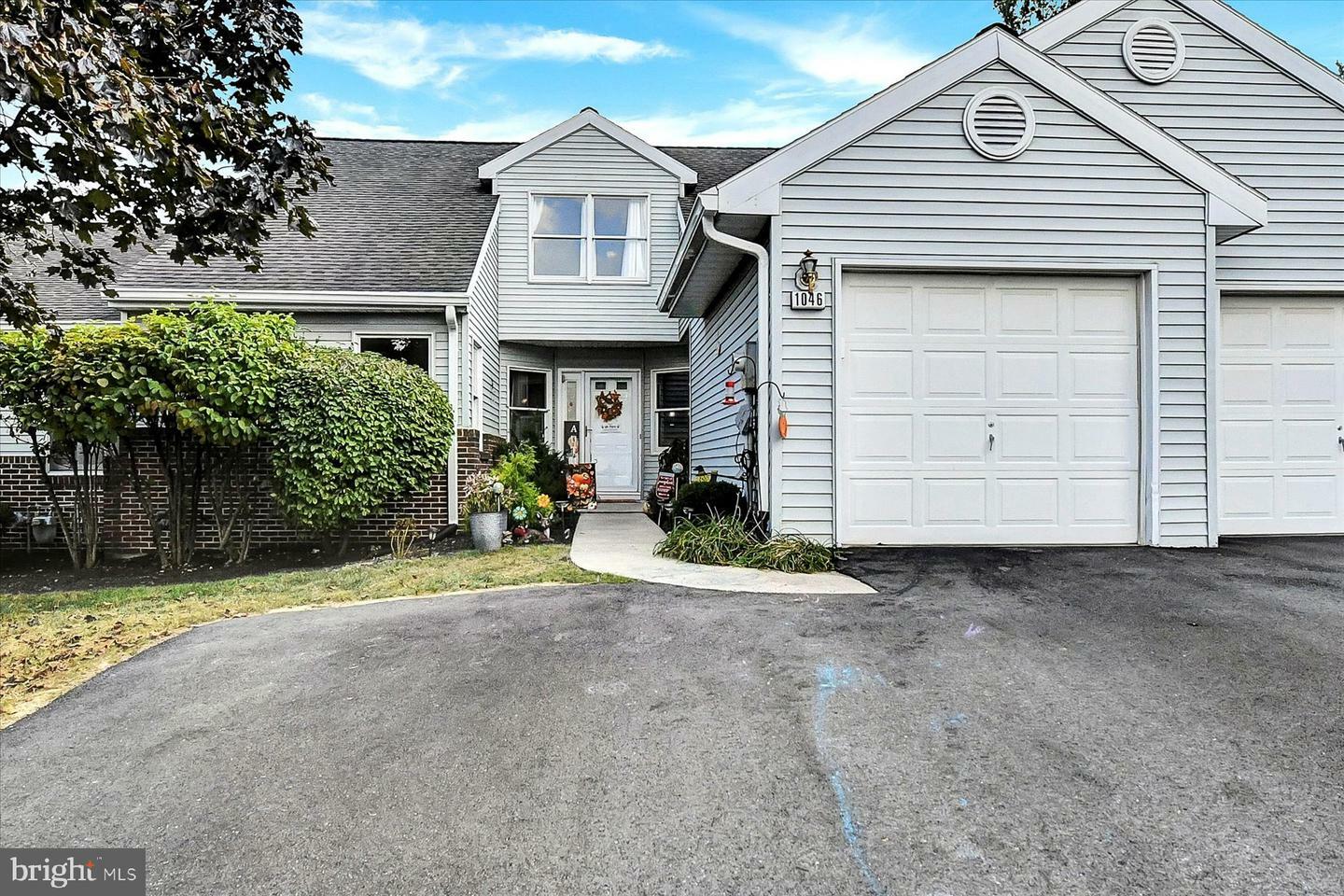 Property Photo:  1046 Country Hill Drive  PA 17111 