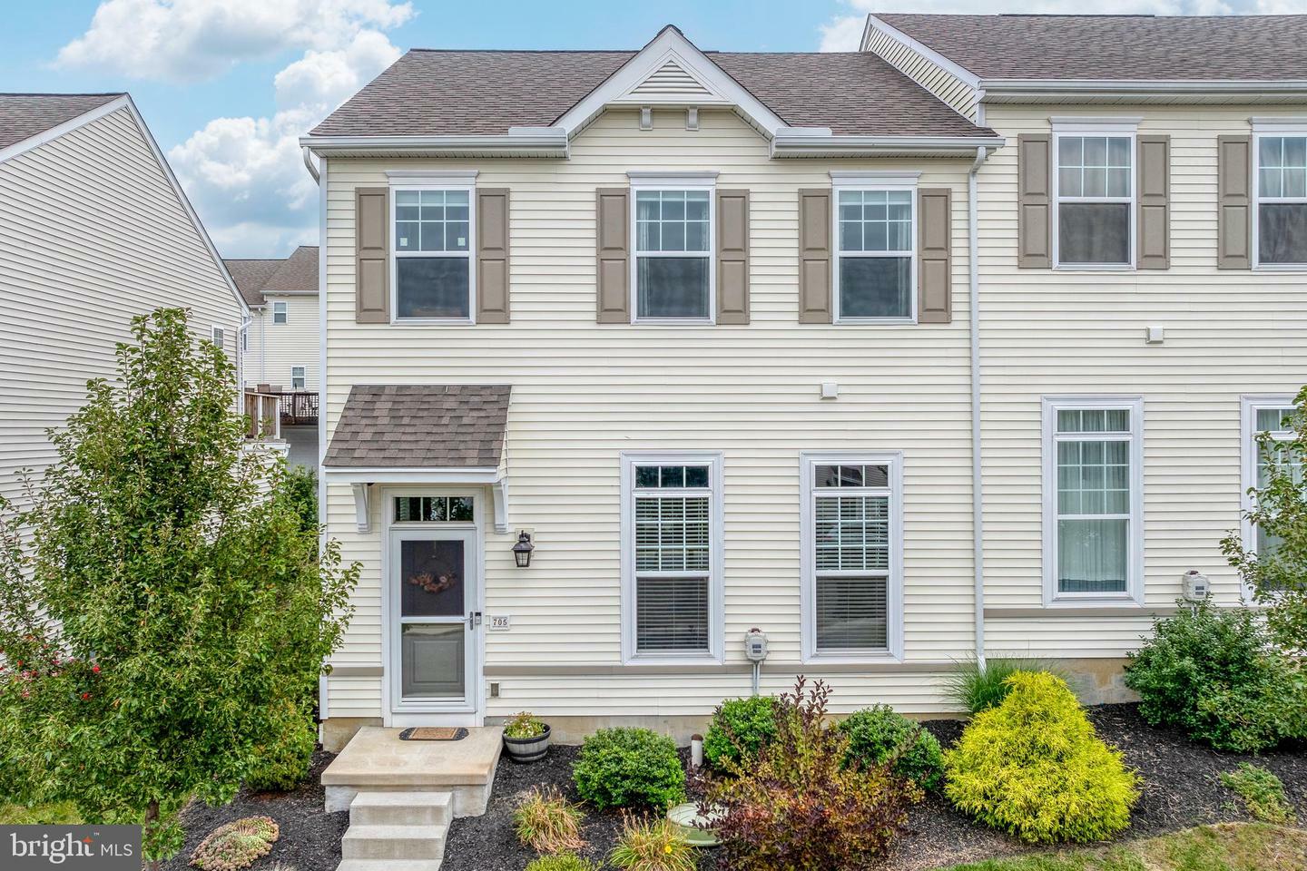 Property Photo:  705 Danforth Circle  PA 17584 