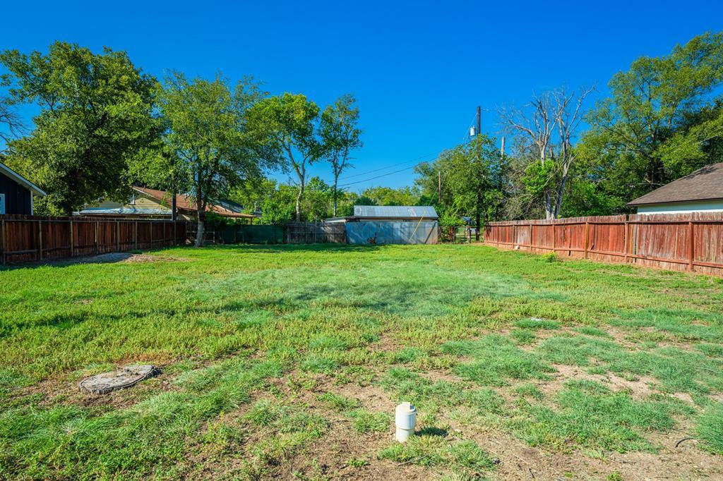 Property Photo:  325 Cottage St  TX 78028 