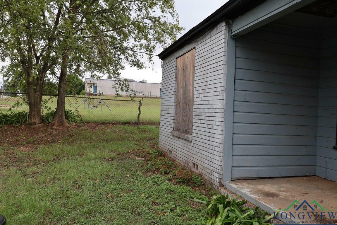 Property Photo:  507 Pine Tree Rd  TX 75605 