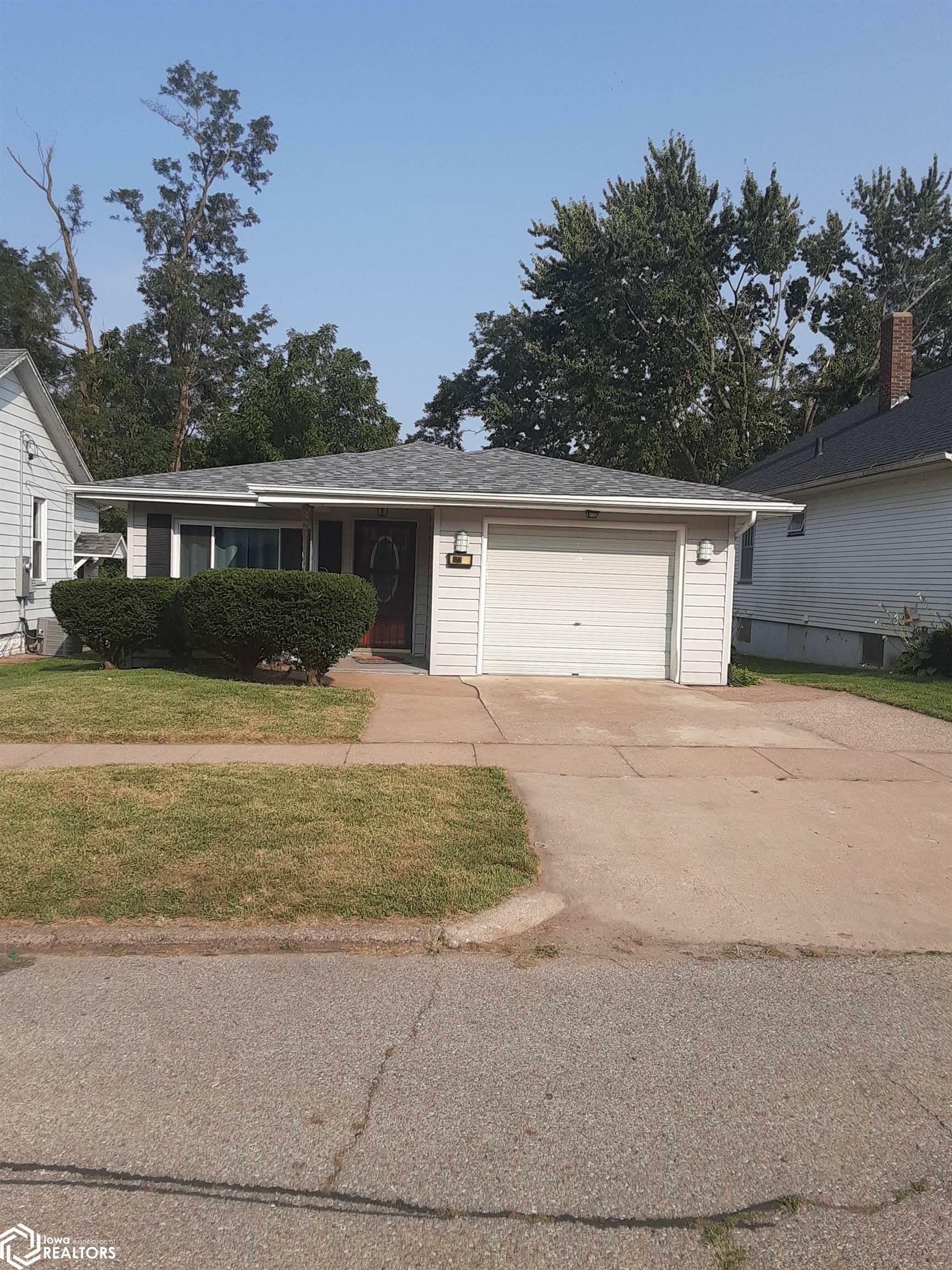 Property Photo:  622 S Gunnison Street  IA 52601 