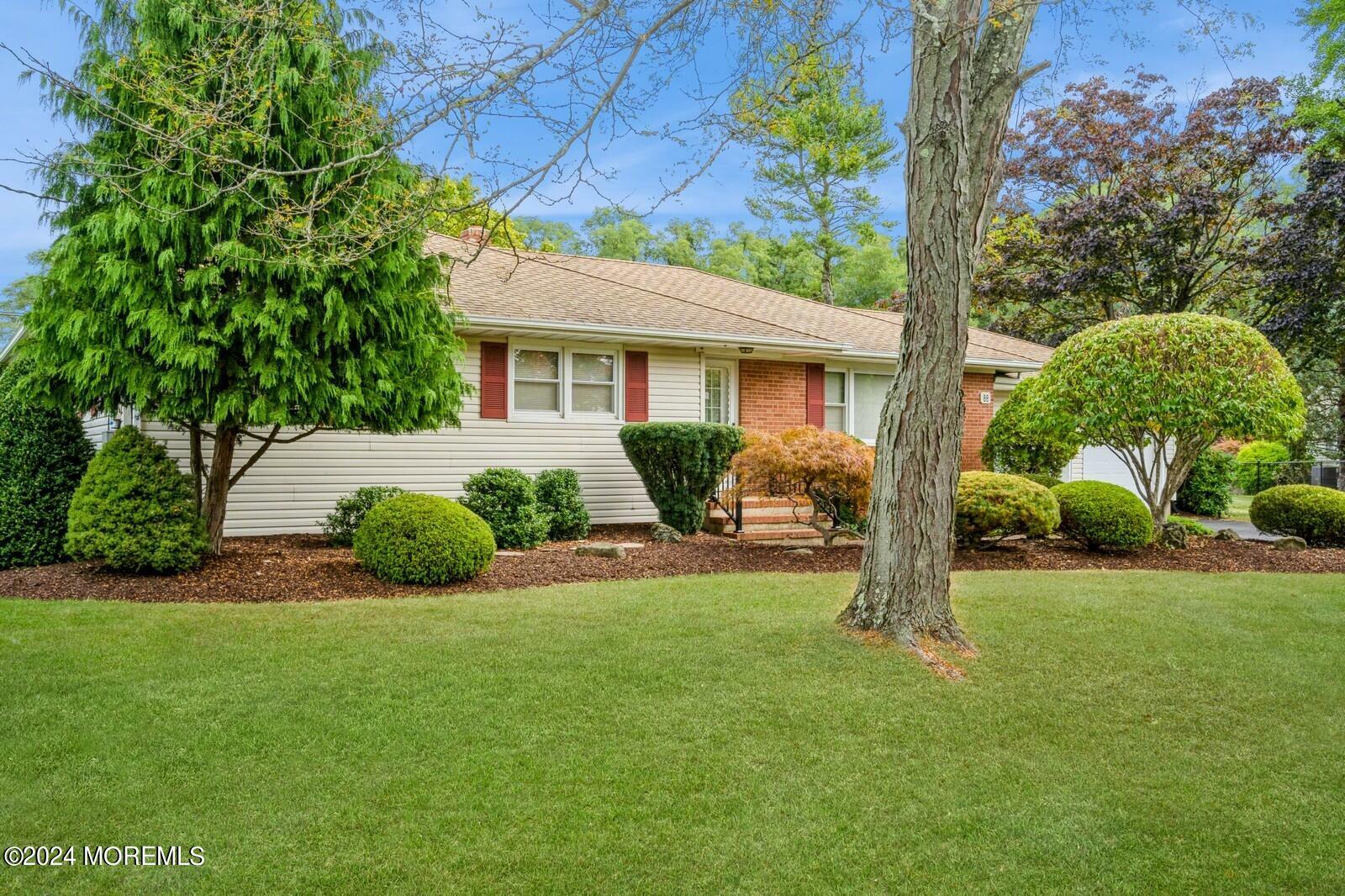 Property Photo:  88 Duchess Court  NJ 07728 