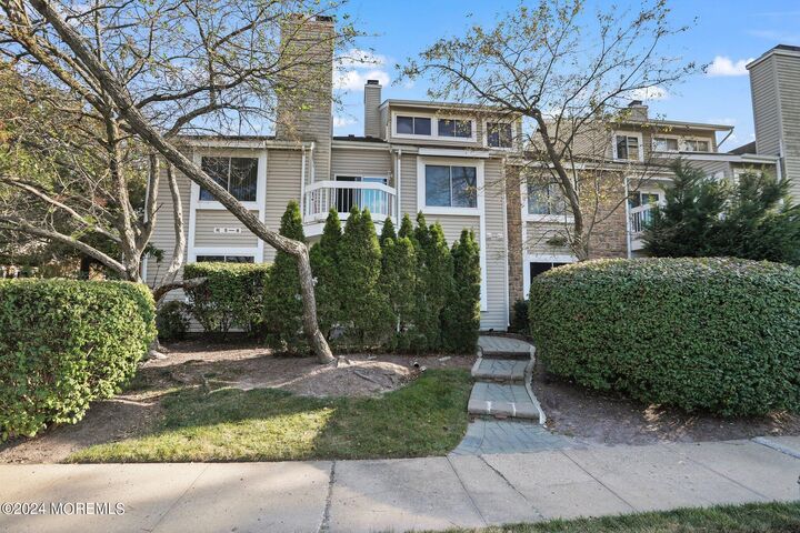 5 Farnham Square 205  Parlin NJ 08859 photo