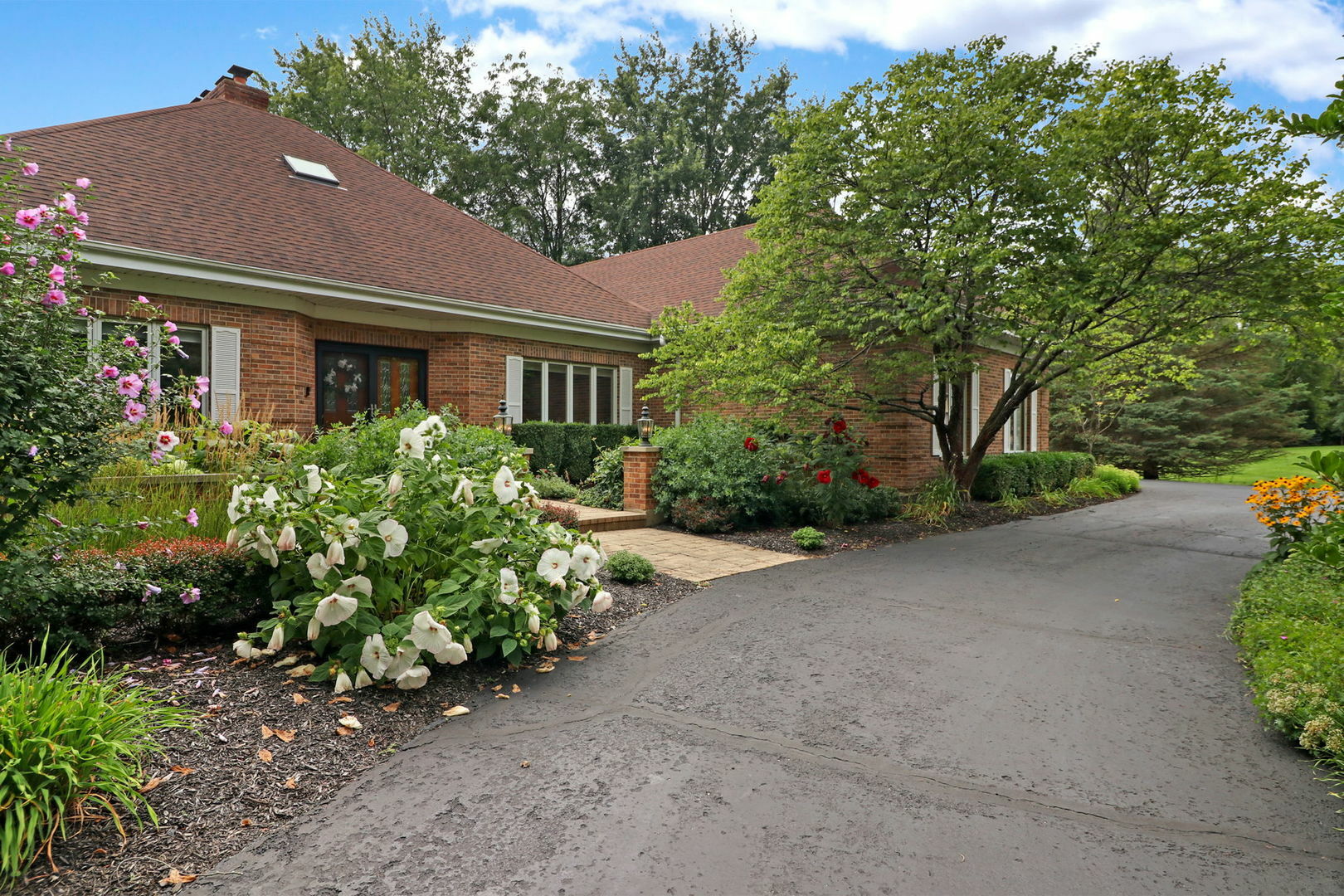 Property Photo:  14 Bridlewood Trail  IL 60010 