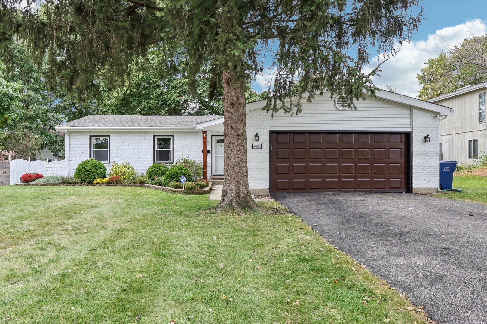 Property Photo:  4508 Blackhawk Lane  IL 60532 