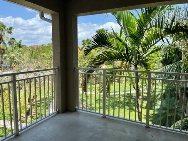 Property Photo:  6510 Emerald Dunes Drive 306  FL 33411 