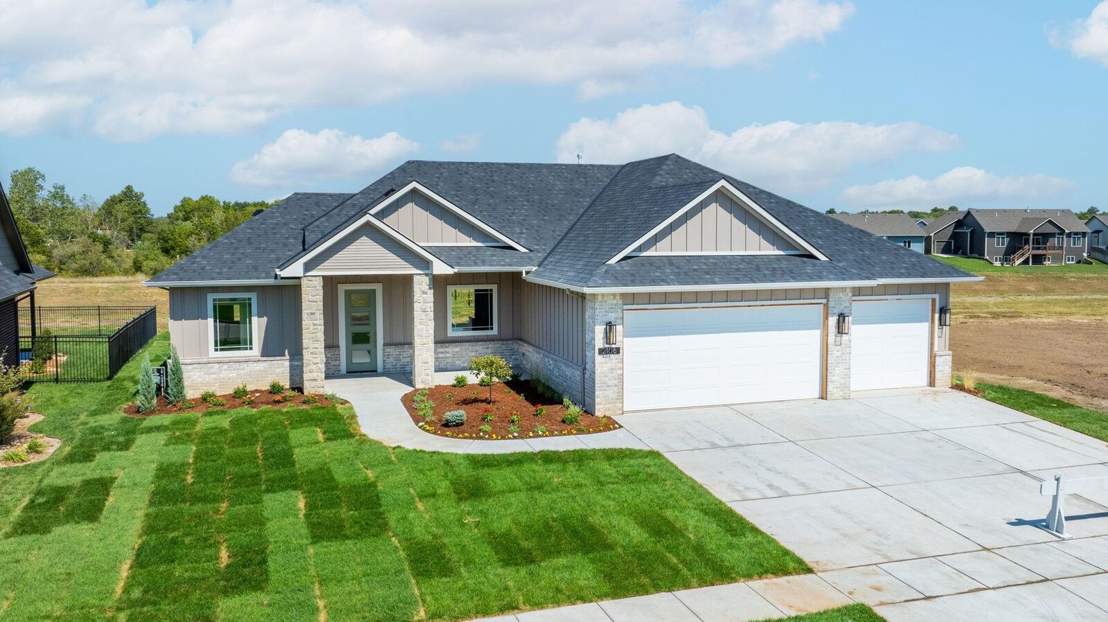 Photo de la propriété:  2106 W Harborlight St  KS 67204 