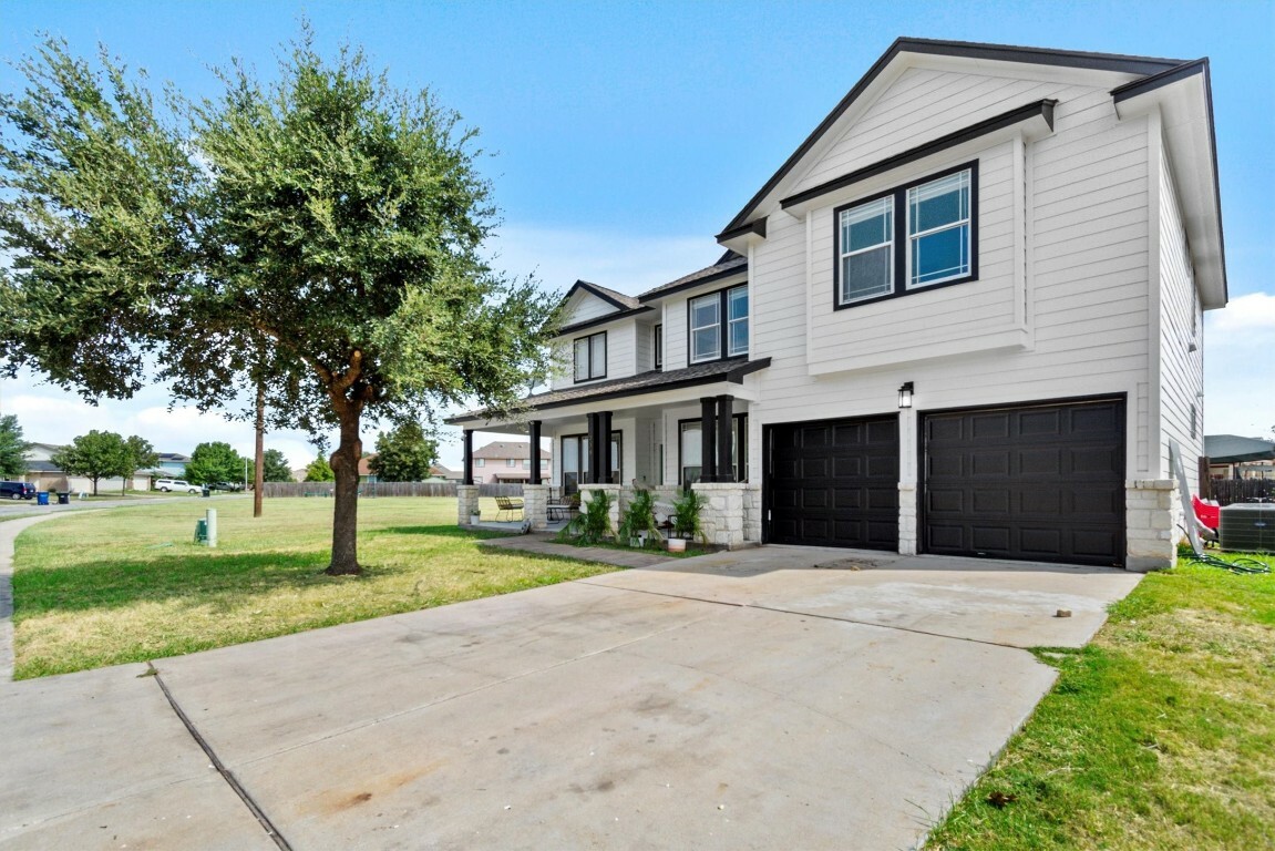 Property Photo:  230 Hyltin Street  TX 78634 