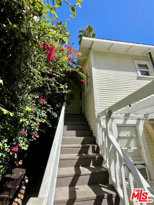 Property Photo:  918 1/2  Palm Ave  CA 90069 