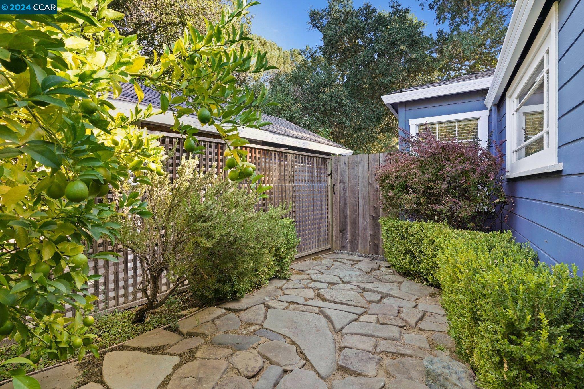 Property Photo:  2419 Warren Rd  CA 94595 