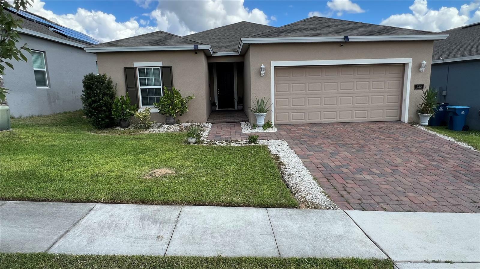 Property Photo:  625 Disa Drive  FL 33837 