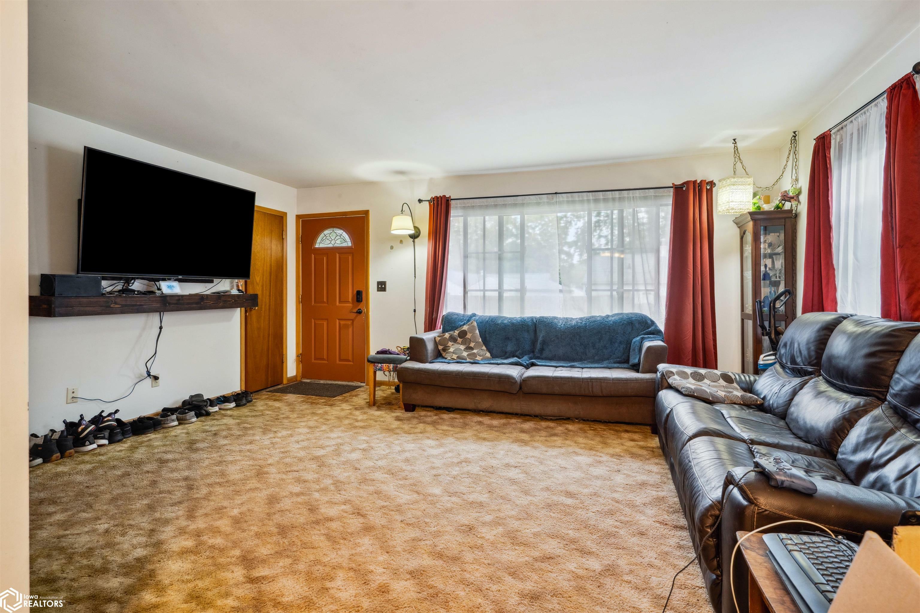 Property Photo:  427 Denmark Street  IA 52601 