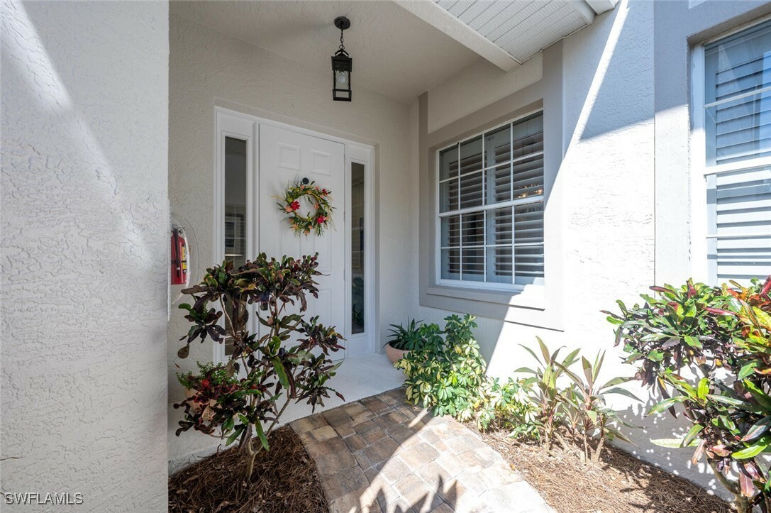 Property Photo:  5015 Marina Cove Drive 102  FL 34112 