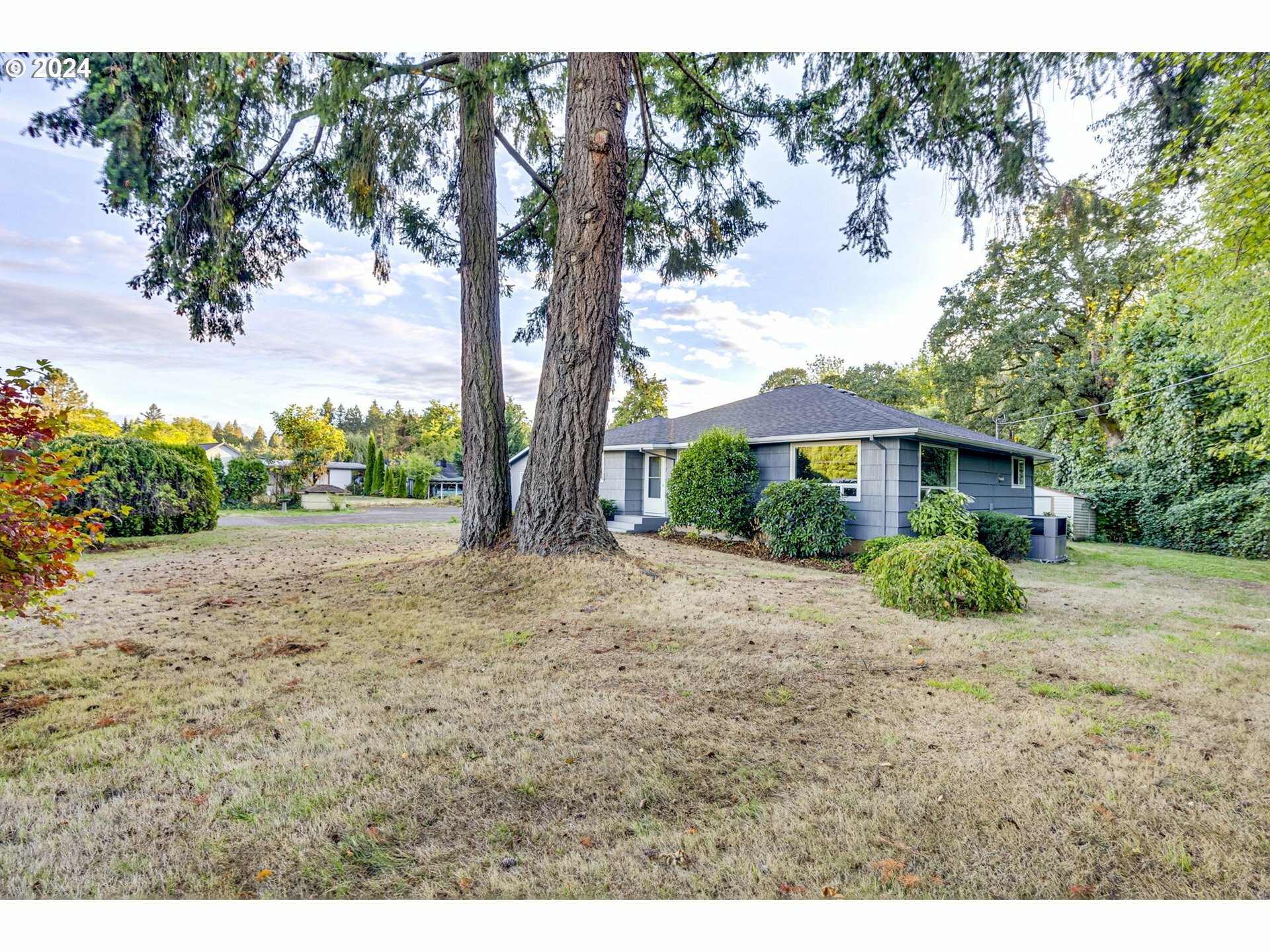 Property Photo:  9695 SW Hillsboro Hwy  OR 97123 