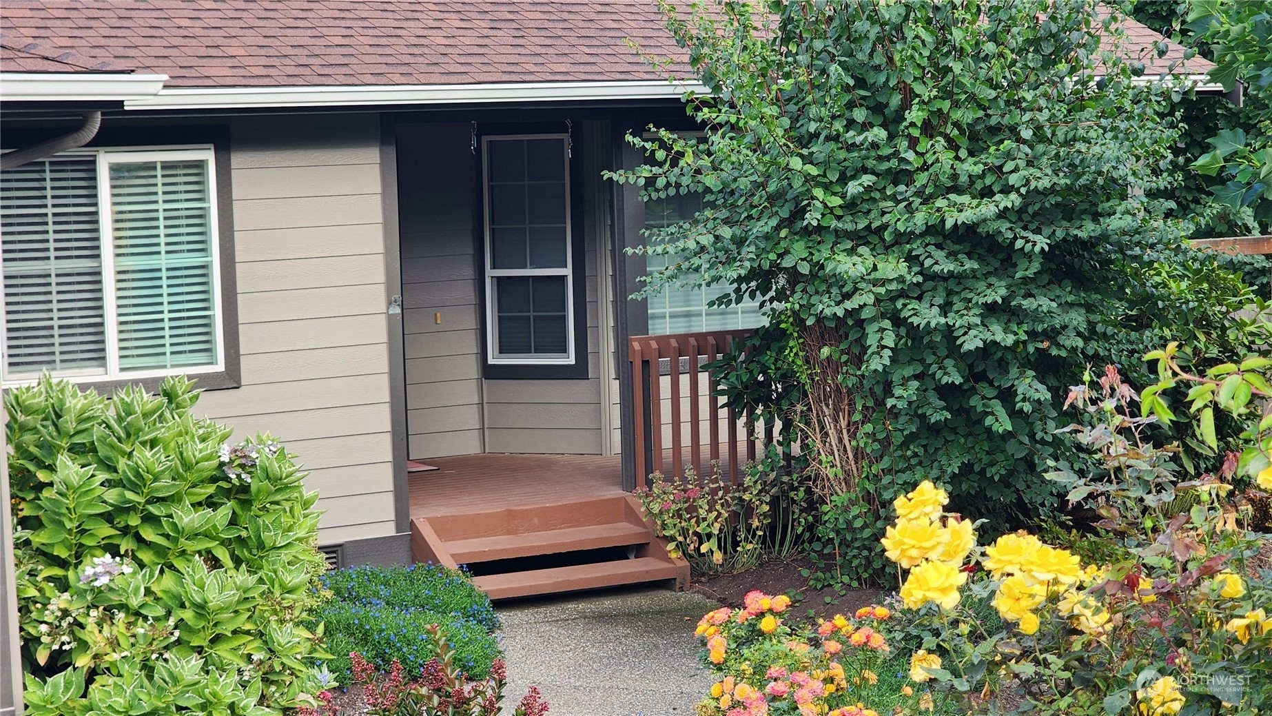 Property Photo:  1033 Fisher King Way  WA 98282 