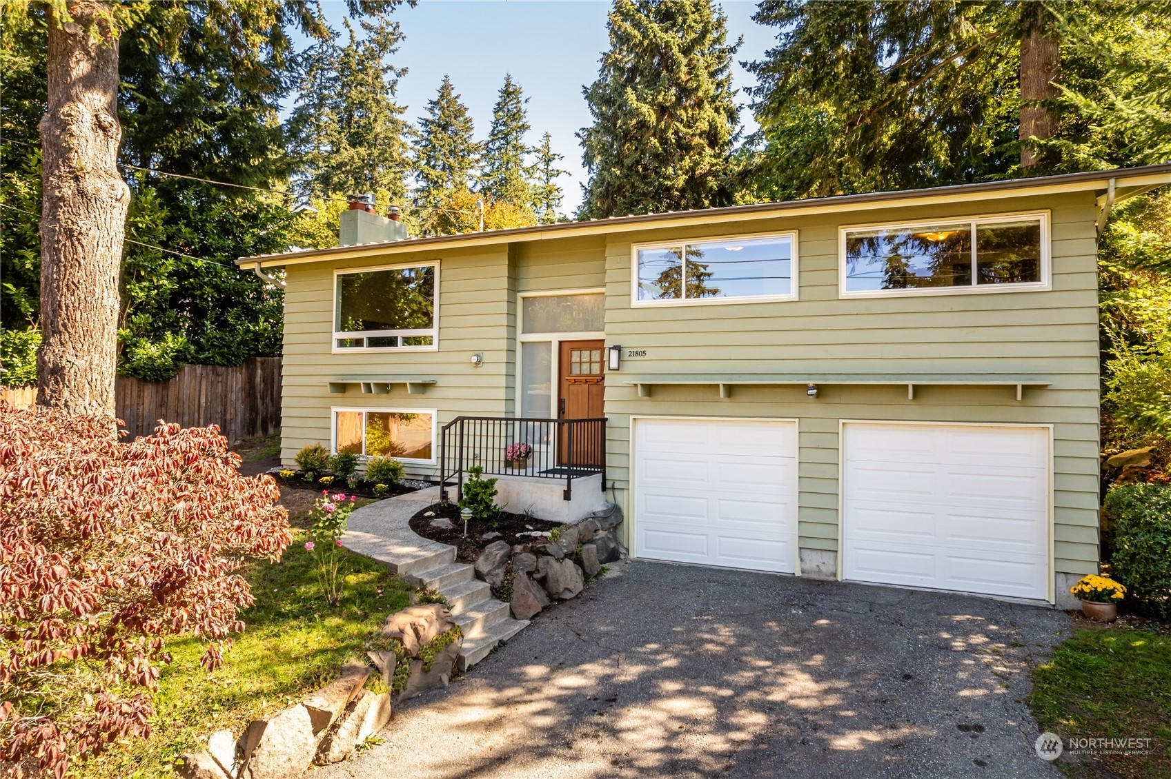 Property Photo:  21805 93rd Place W  WA 98020 