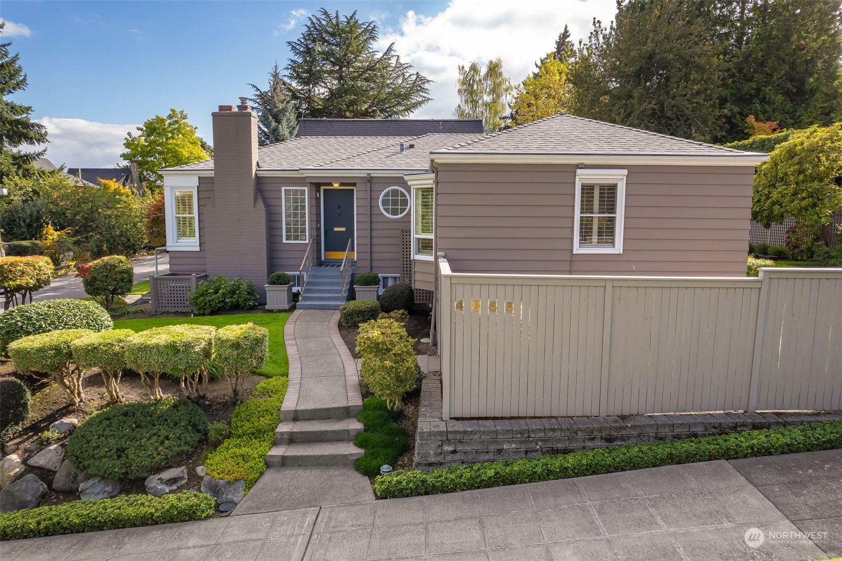 Property Photo:  4855 NE 41st Street  WA 98105 