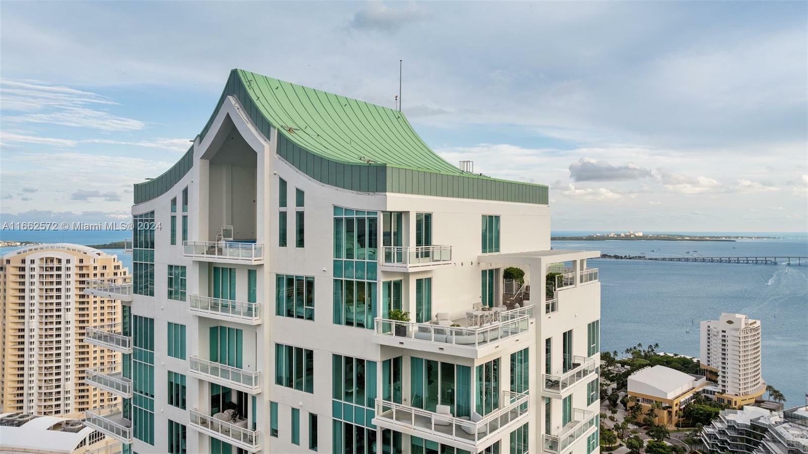 Property Photo:  900 Brickell Key Blvd Ph3401  FL 33131 