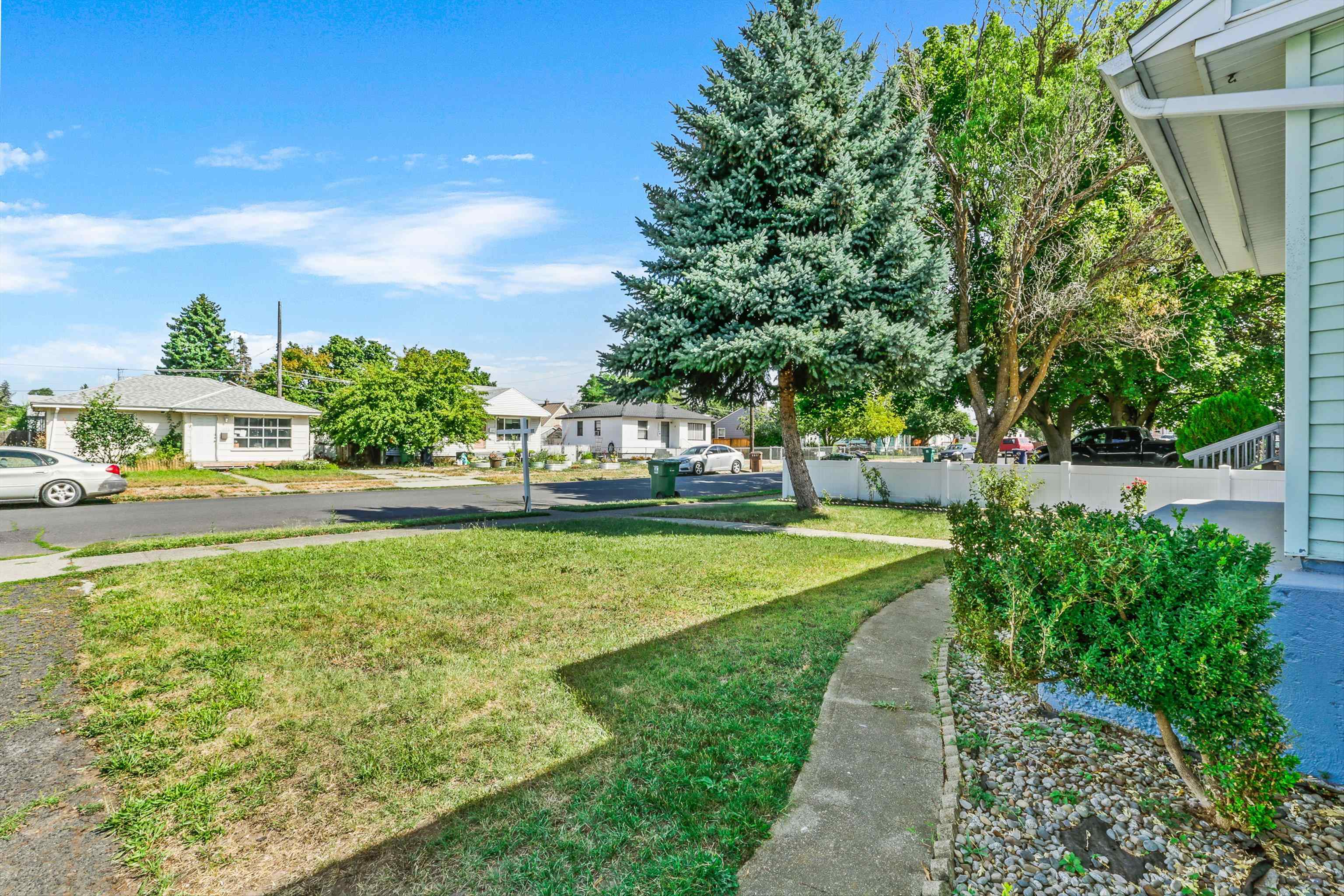 Property Photo:  1224 E Hoffman Ave  WA 99207 